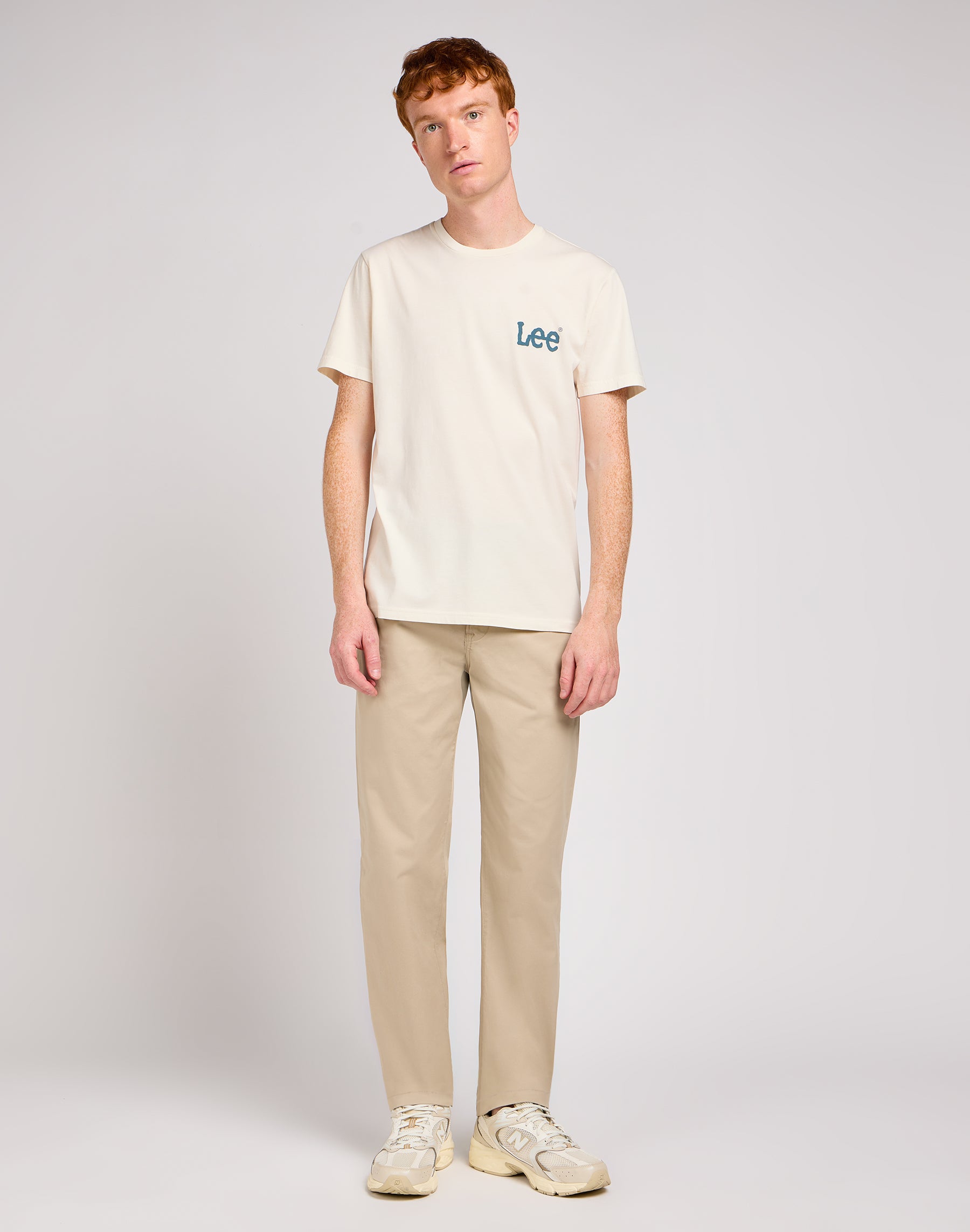 Regular Chino in Stone Hosen Lee