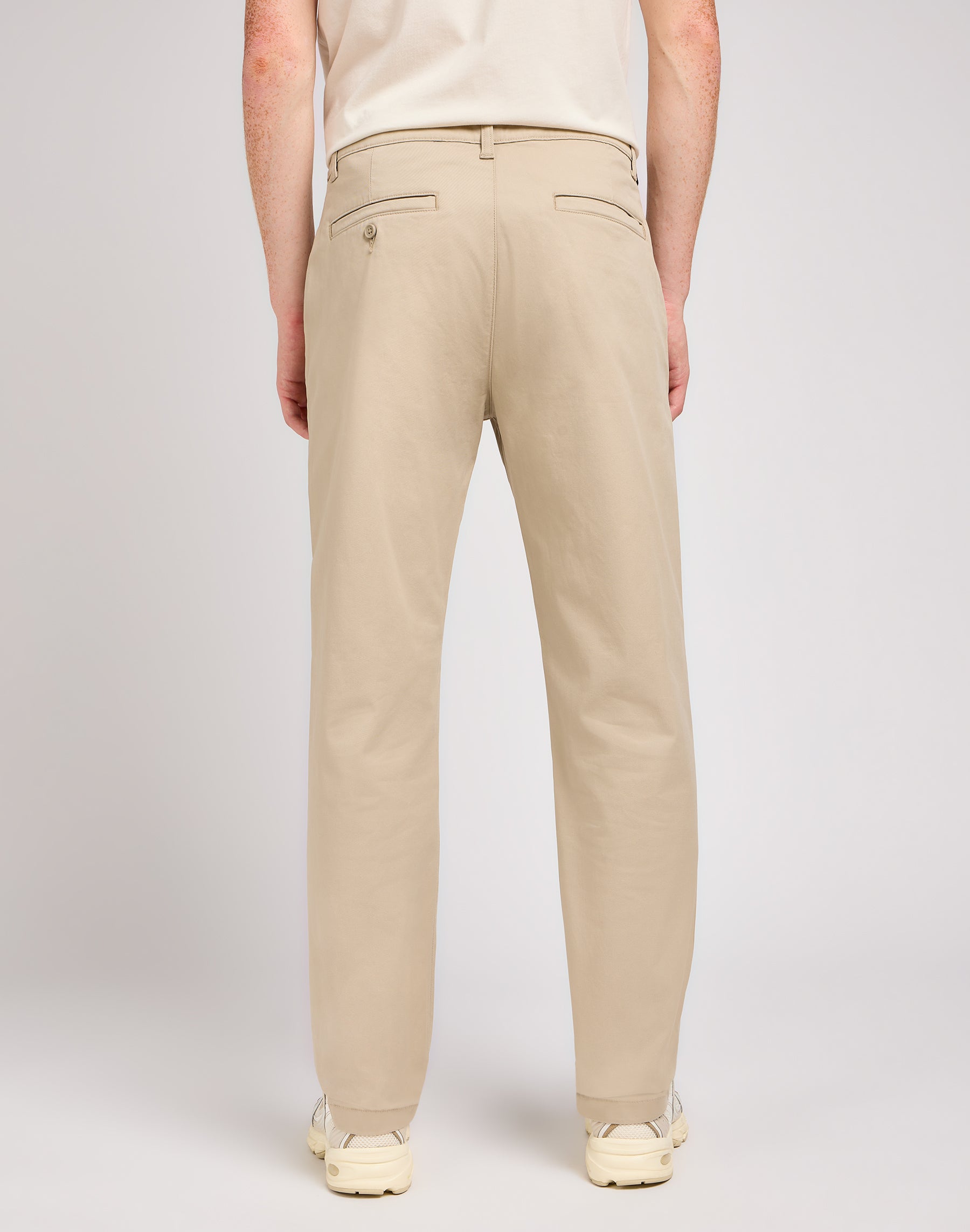 Regular Chino in Stone Hosen Lee