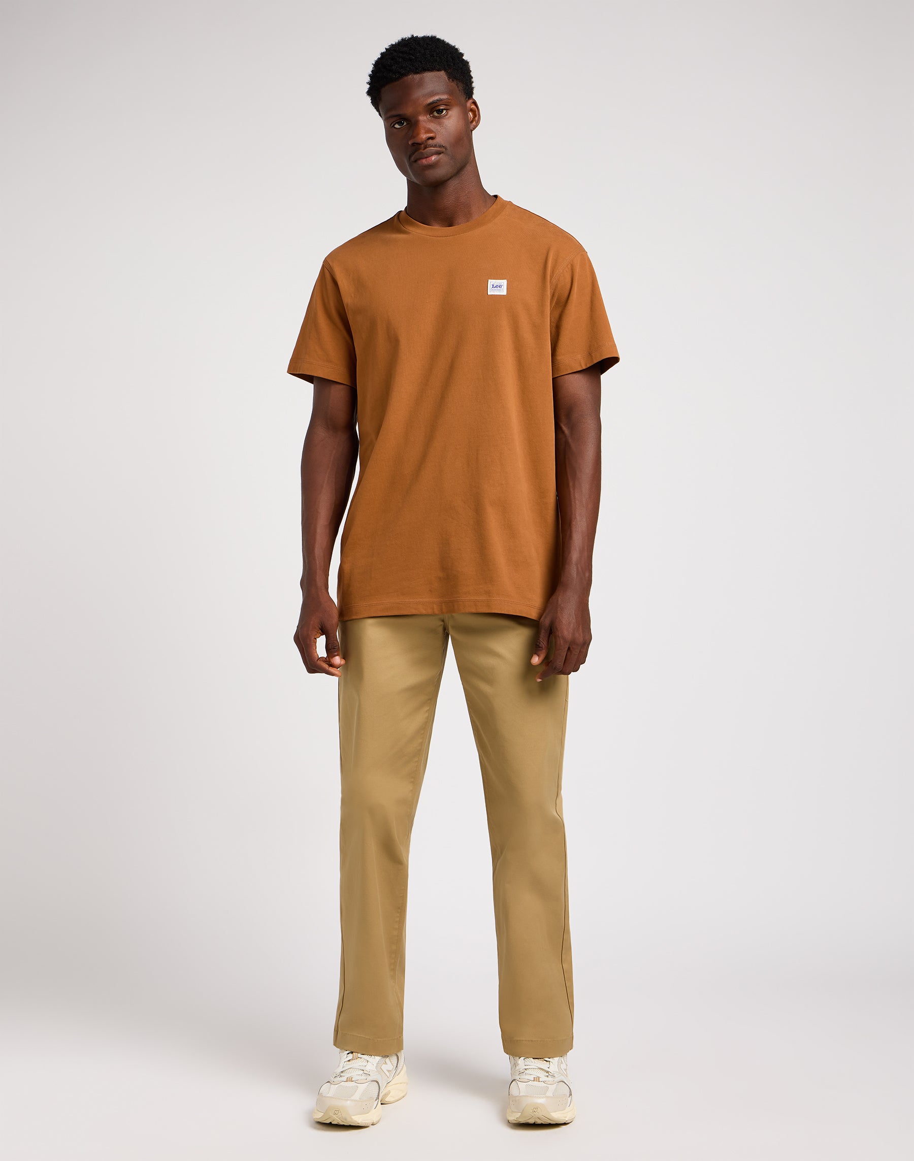Relaxed Chino Leesures in Clay Hosen Lee