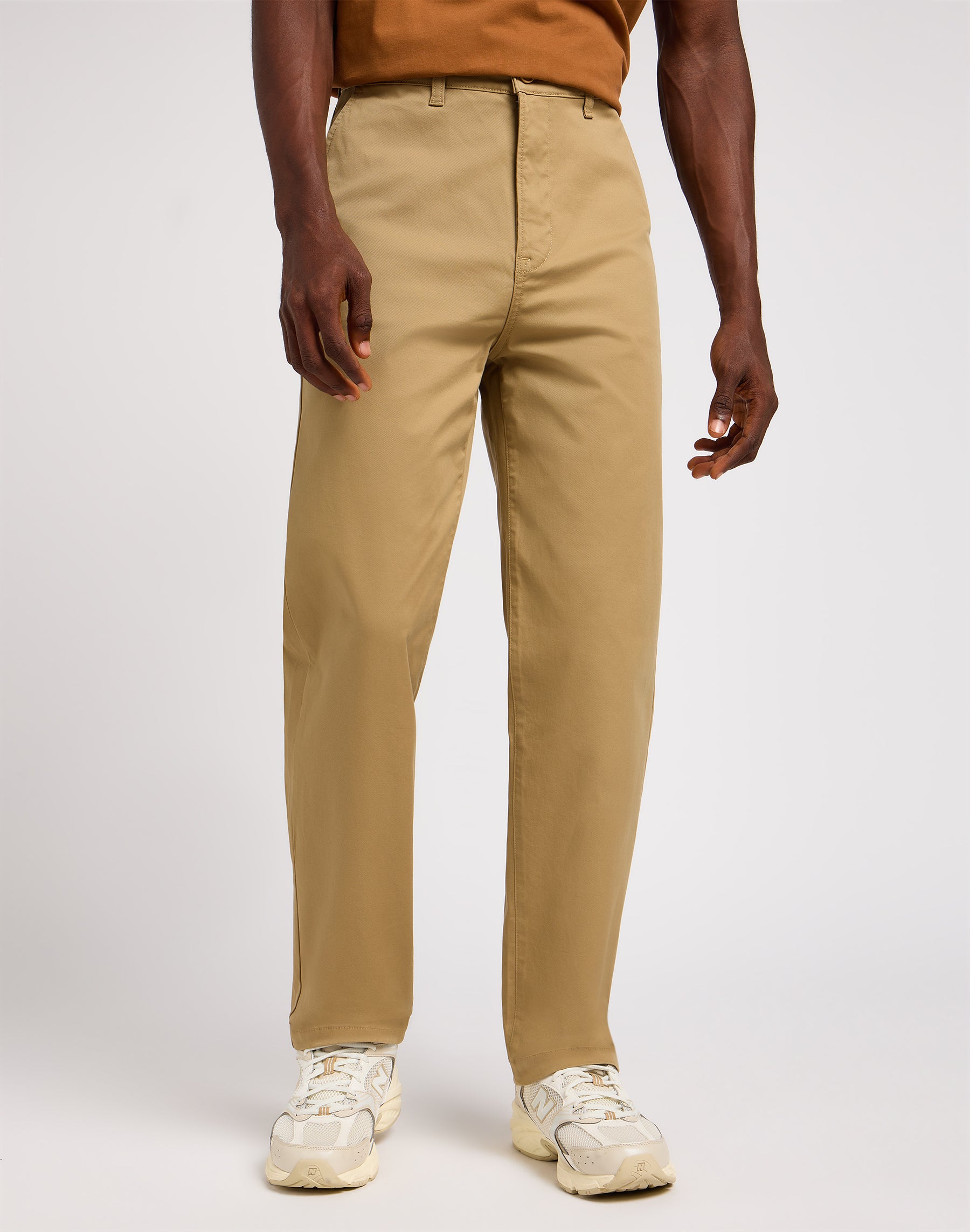 Relaxed Chino Leesures in Clay Hosen Lee