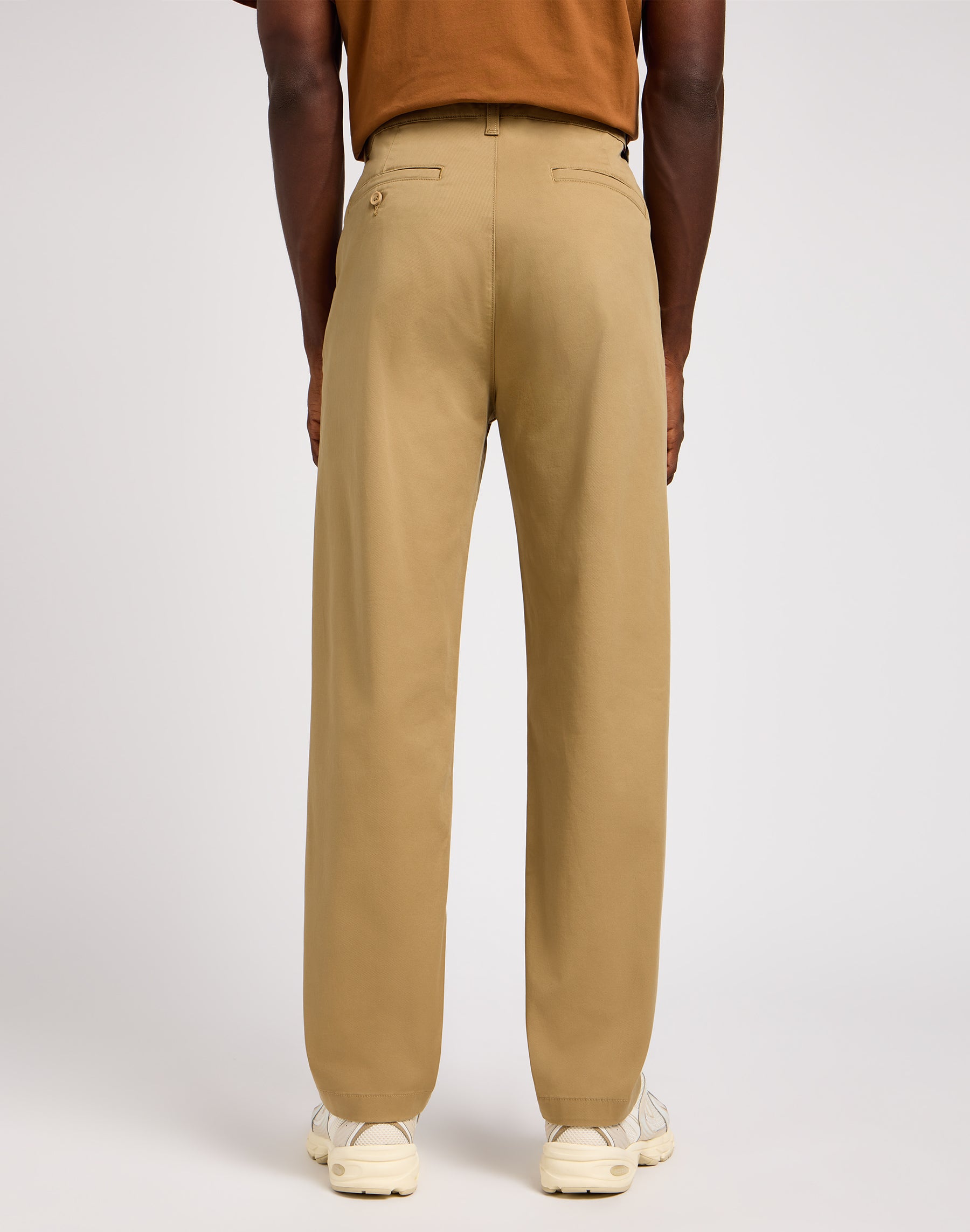 Relaxed Chino Leesures in Clay Hosen Lee
