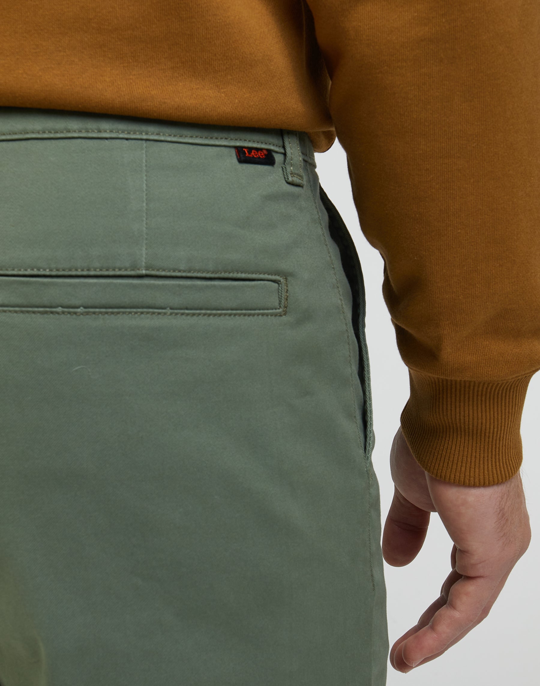 Relaxed Chino Leesures in Olive Grove Hosen Lee