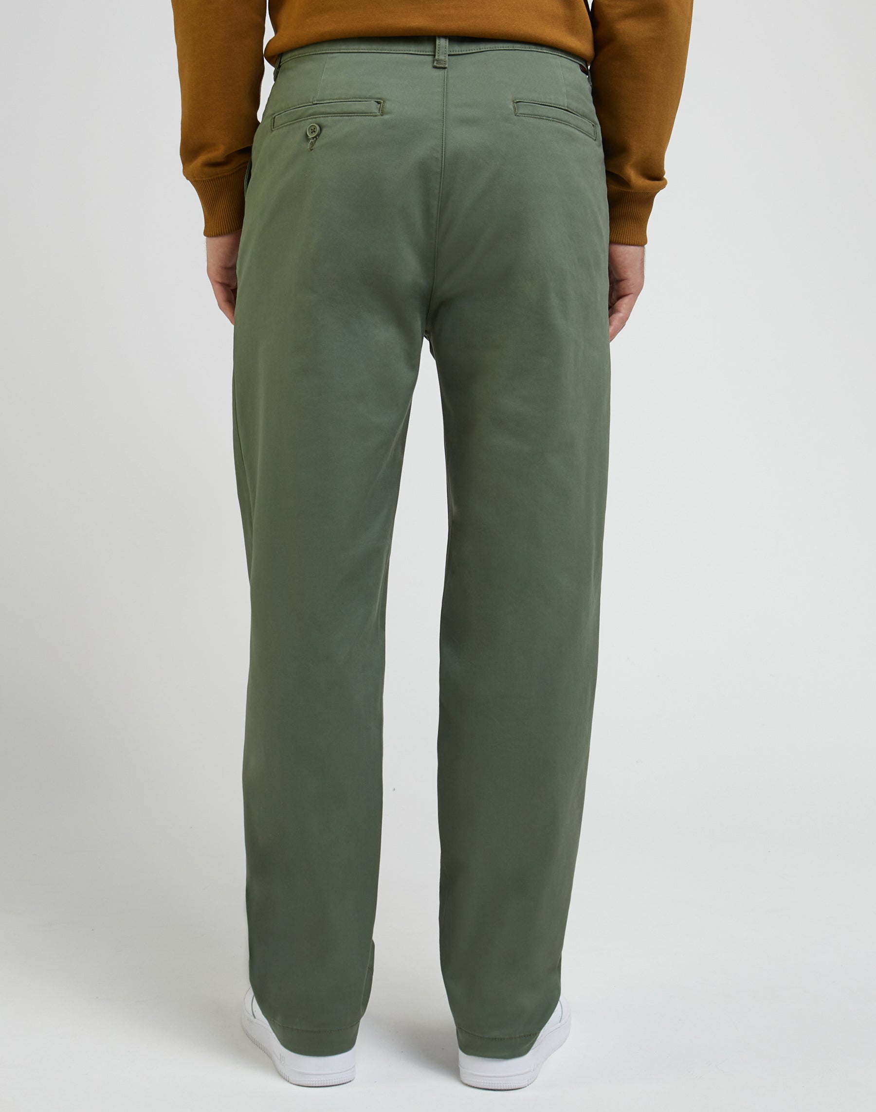 Relaxed Chino Leesures in Olive Grove Hosen Lee
