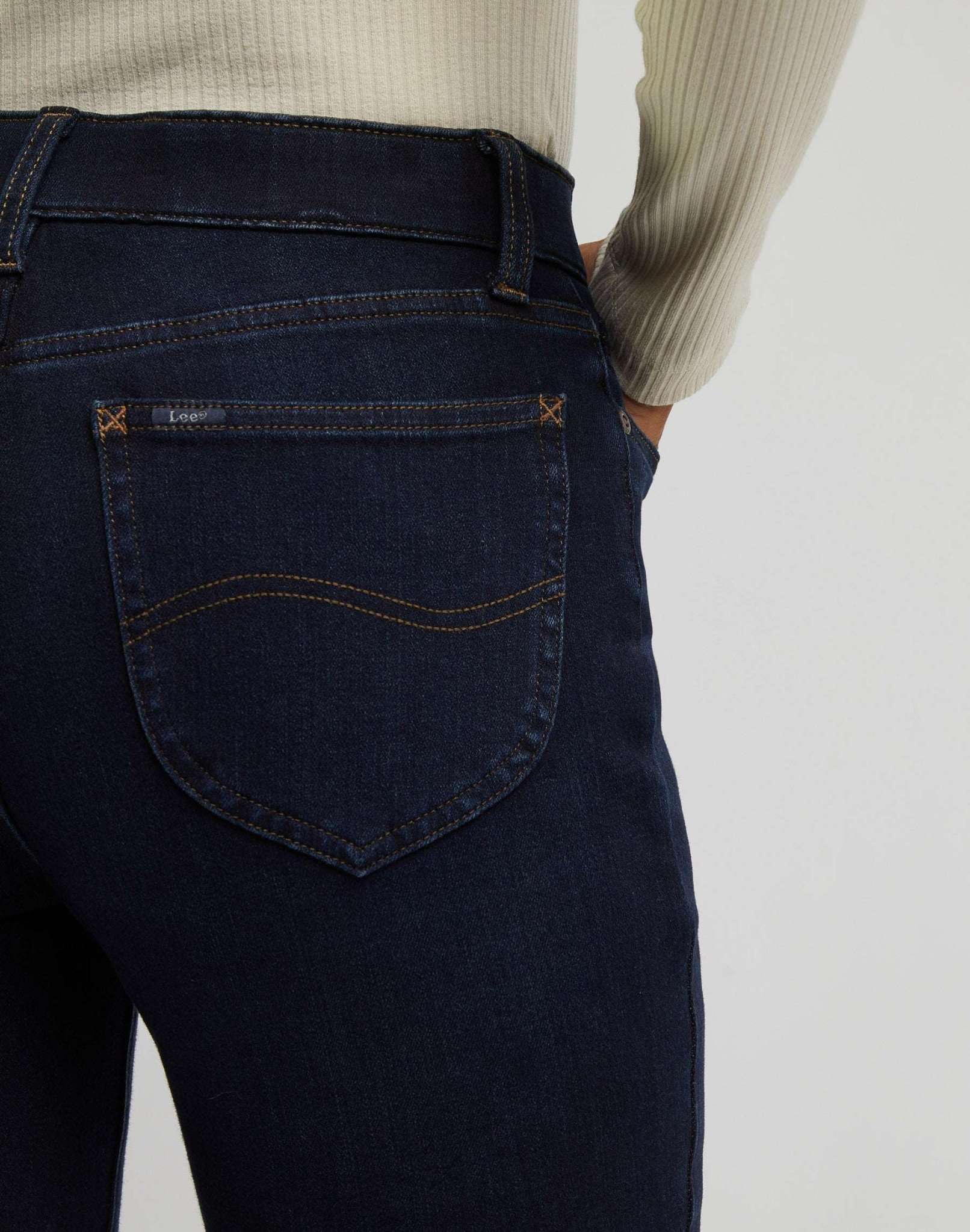 ULC Straight in Darkand Hazy Jeans Lee