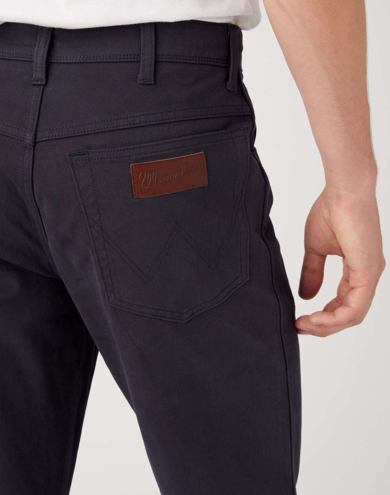 Texas Slim in Dark Navy Hosen Wrangler