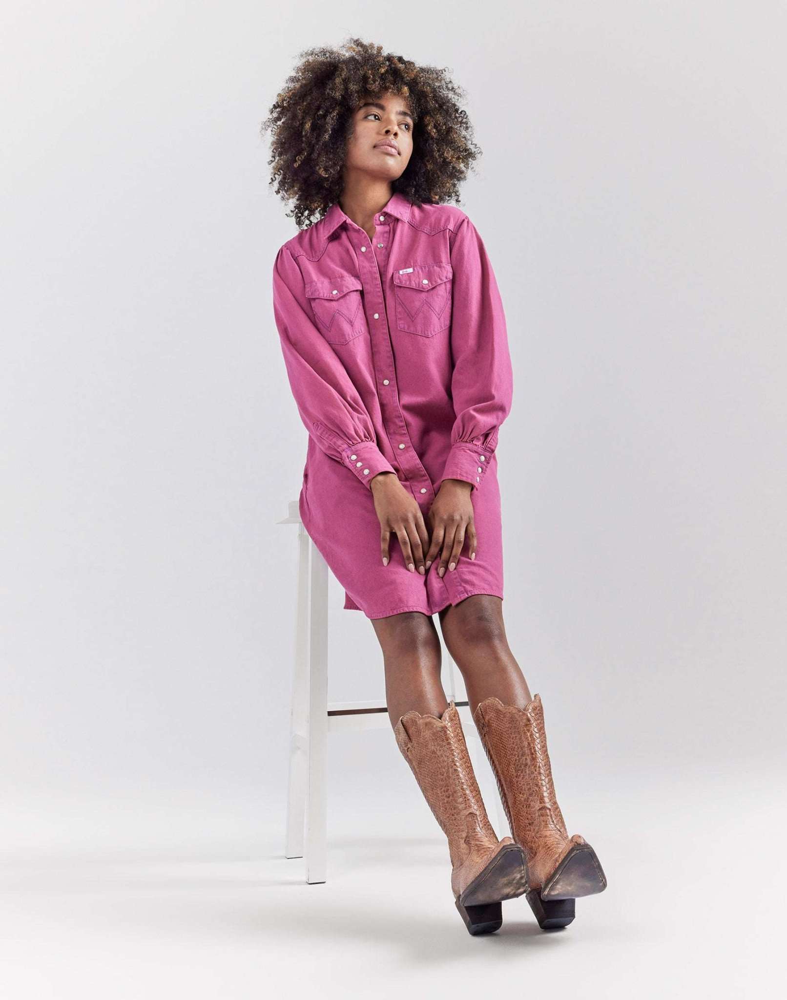 Wrangler X Barbie™ - Shirt Dress in Dreamy Pink Kleider Wrangler   