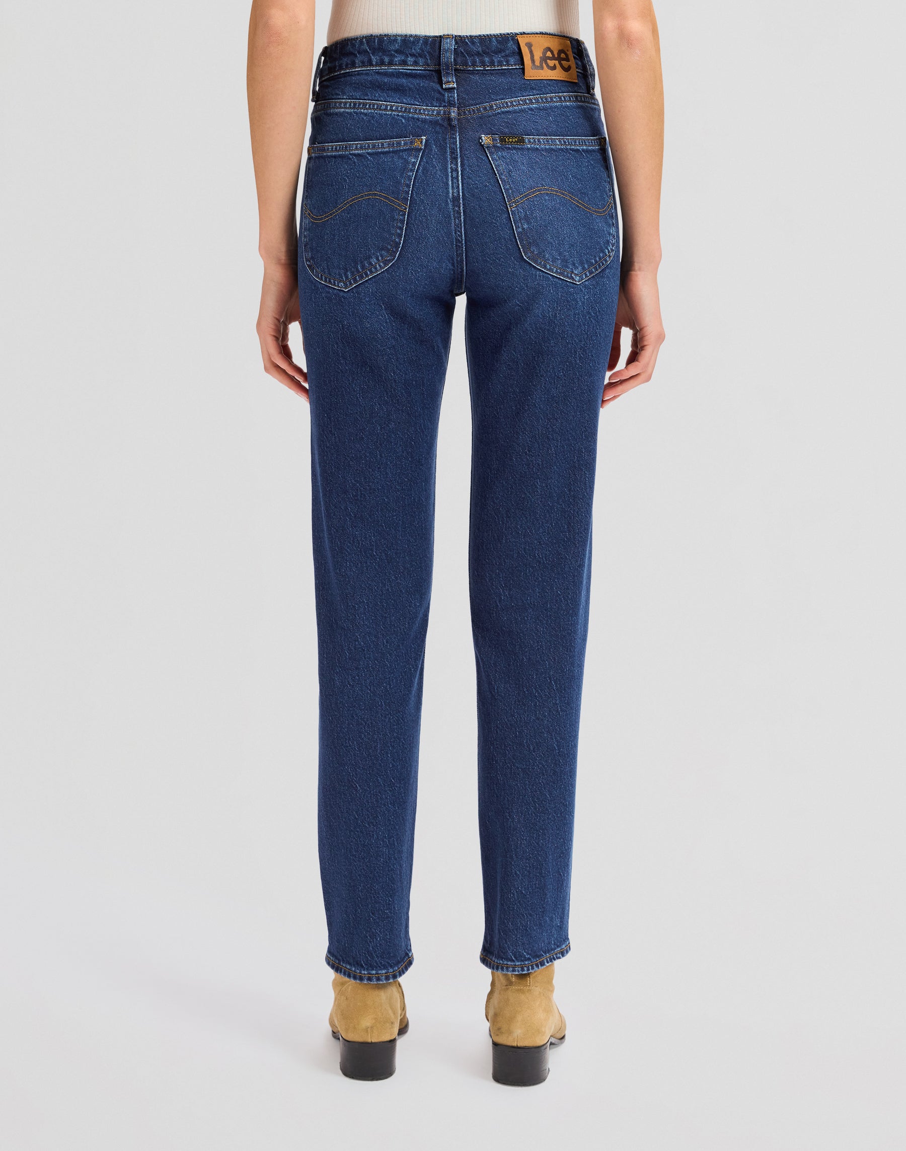 Carol in Dark Humor Jeans Lee