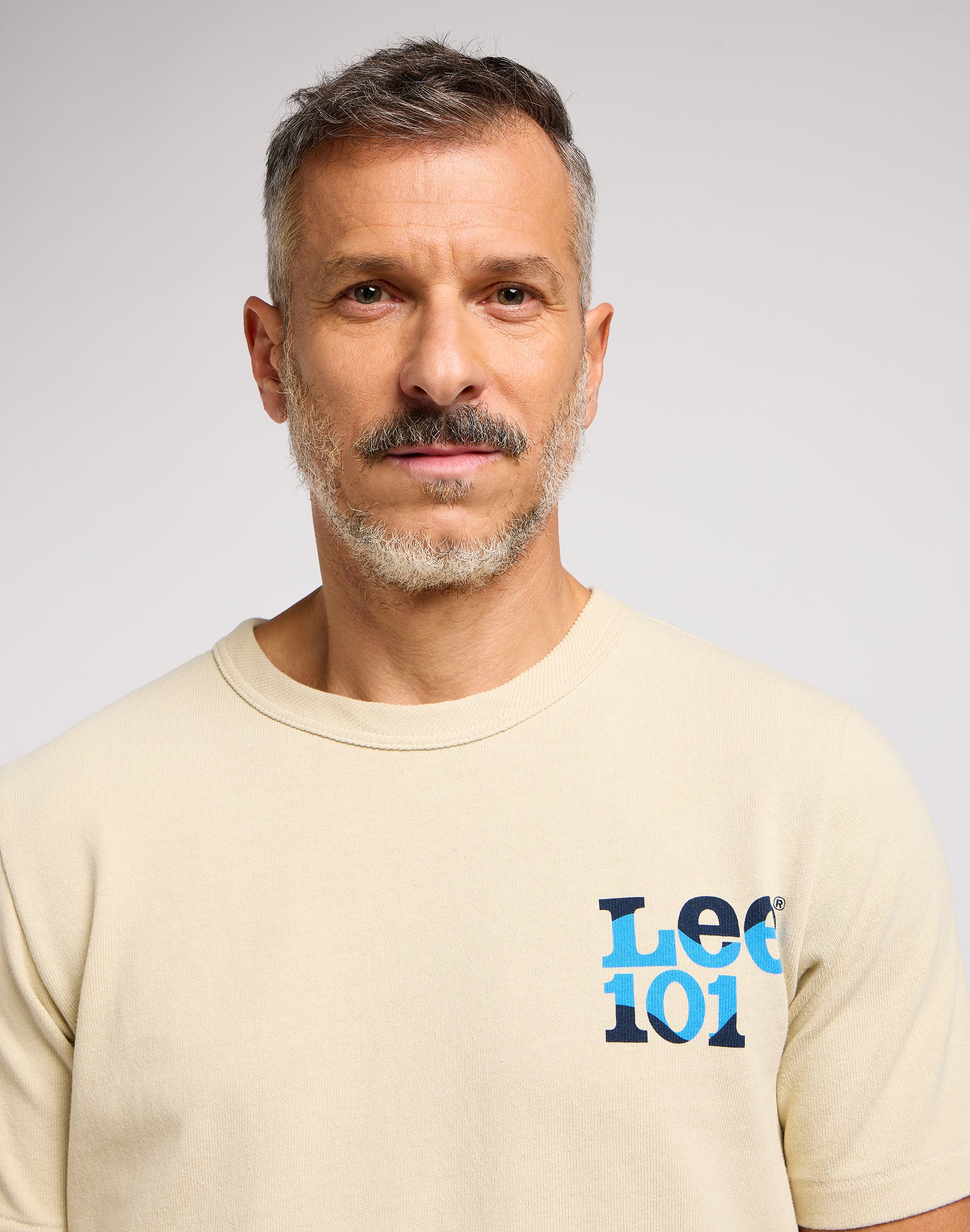 101 Tee in Greige T-Shirts Lee   