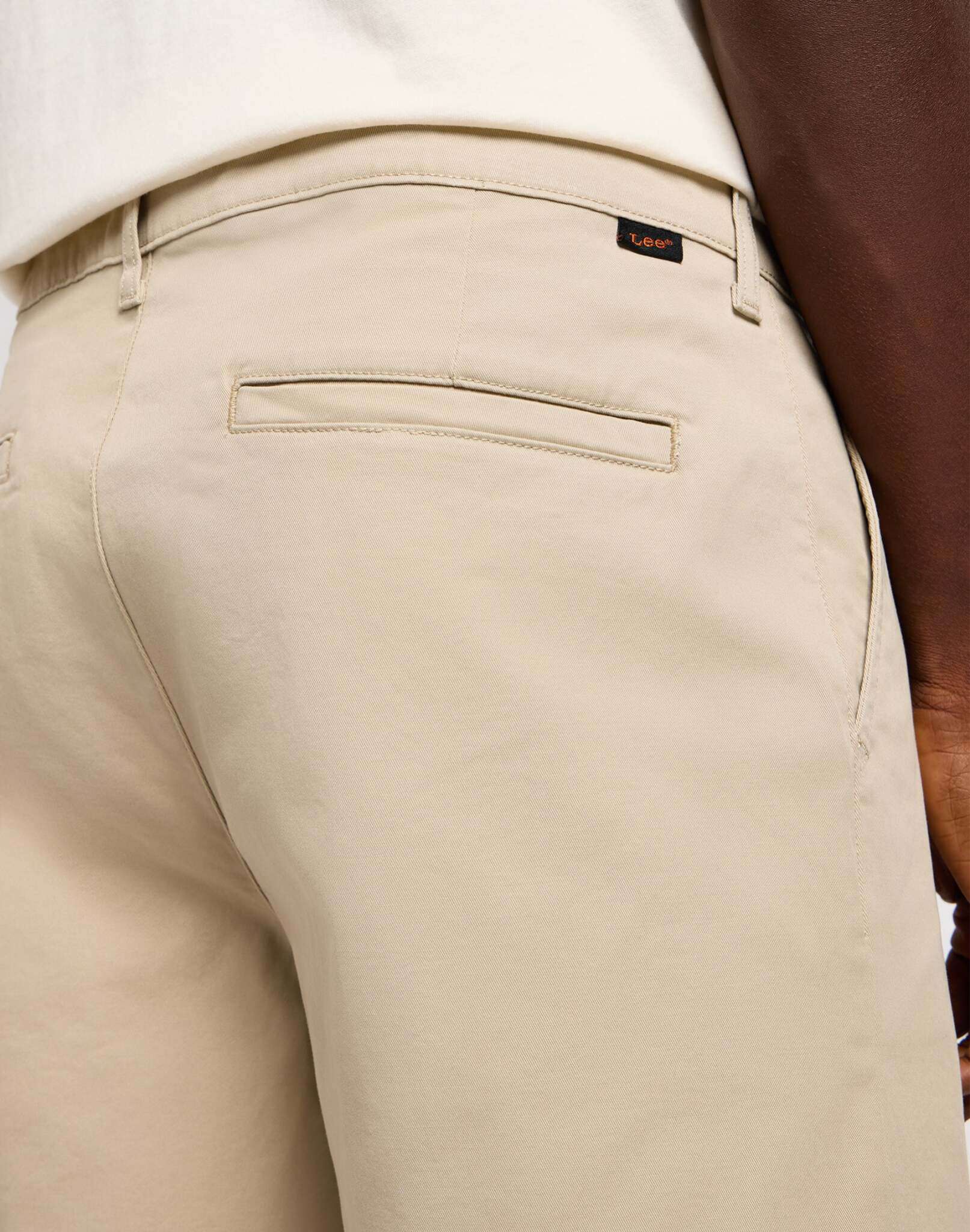 Regular Chino Short in Stone Chinoshorts Lee