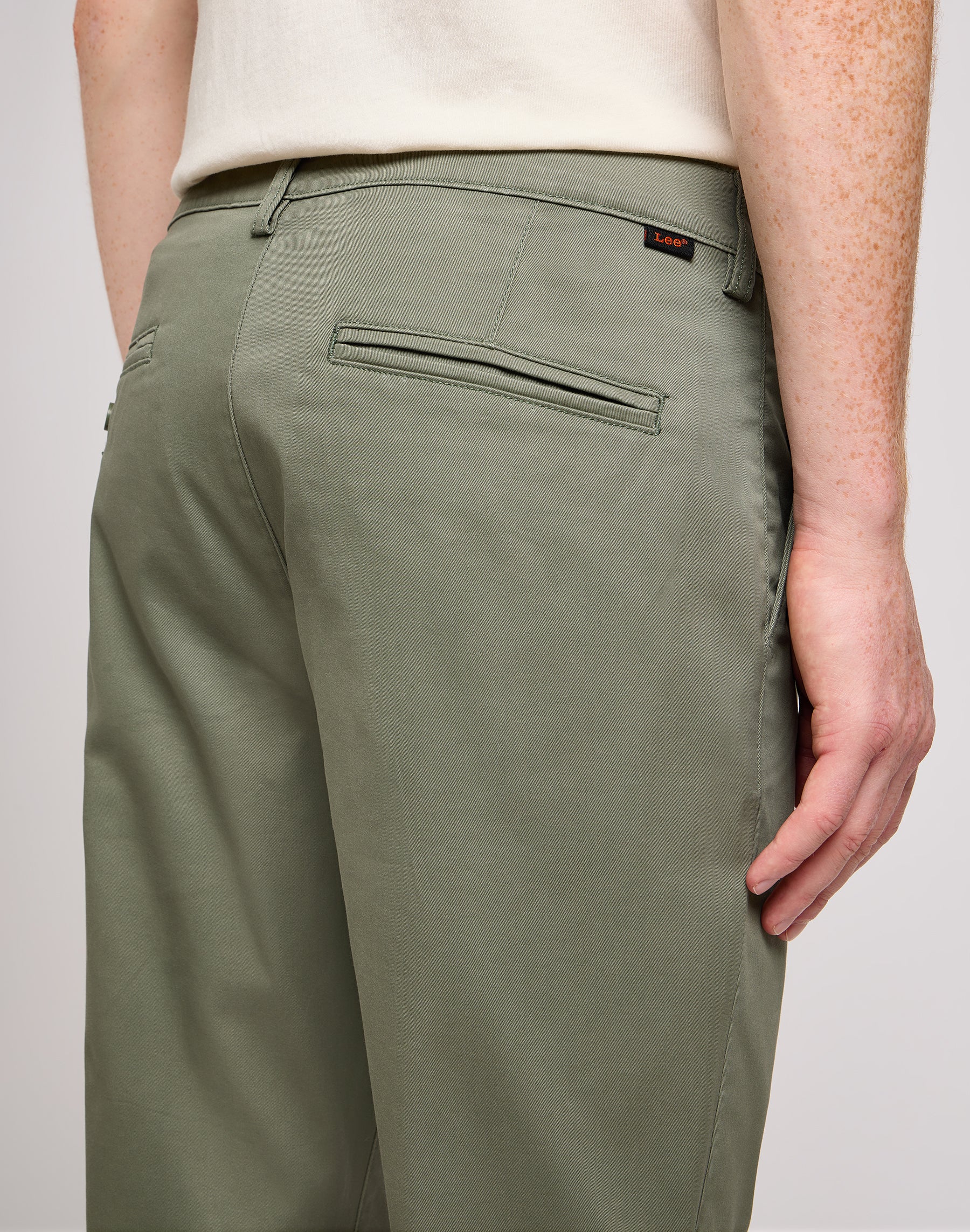 Slim Chino in Olive Grove Hosen Lee