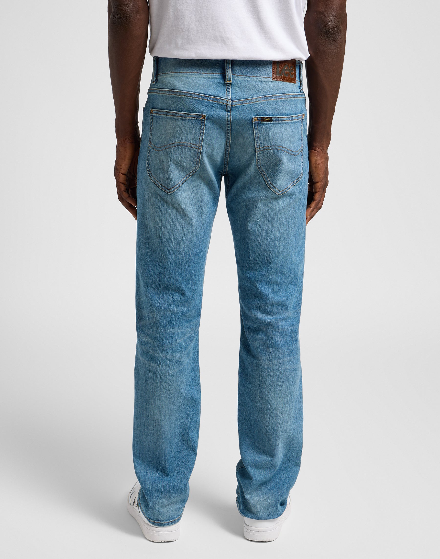 Straight Fit XM in Jaire Jeans Lee