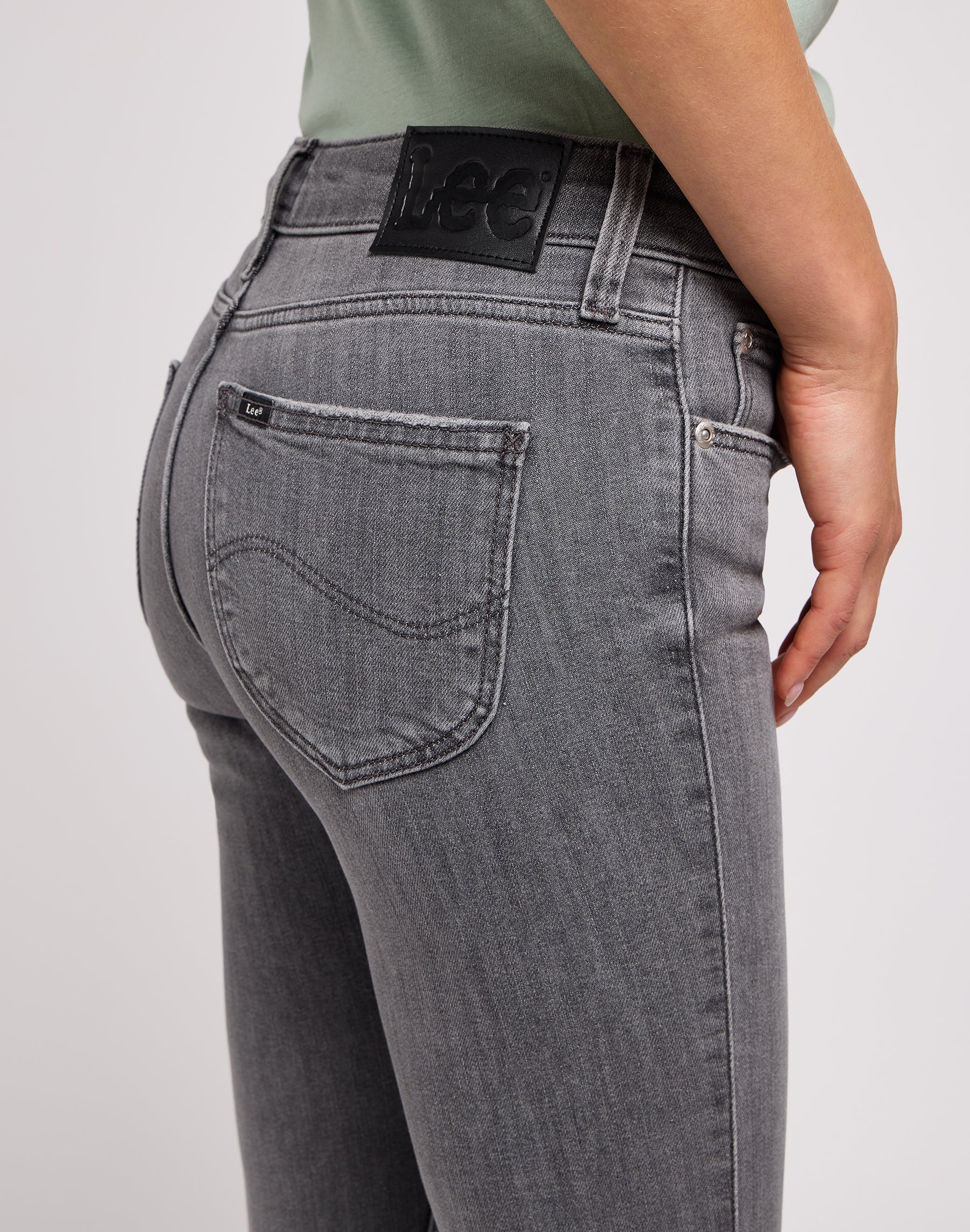 Scarlett in Ash Stone Jeans Lee