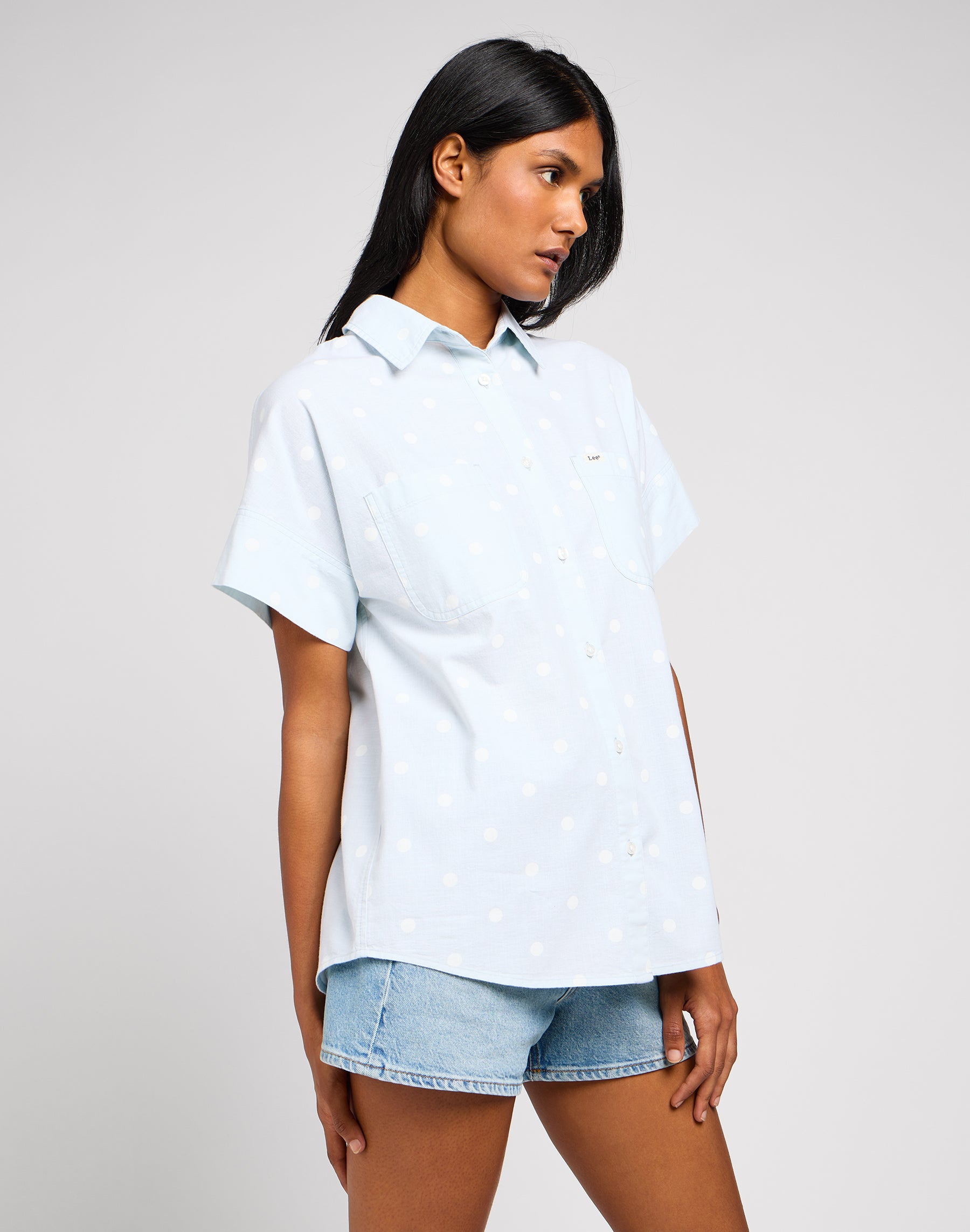 Loose Utility Shirt in Pale Blue Hemden Lee   