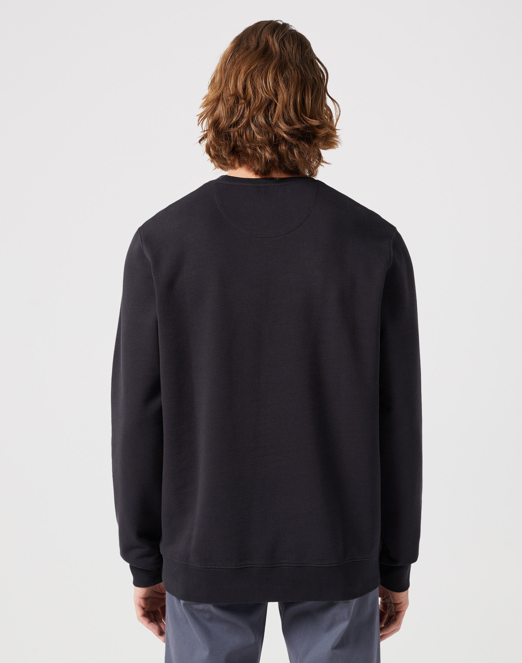 Sign Off Crew in Black Sweatshirts Wrangler