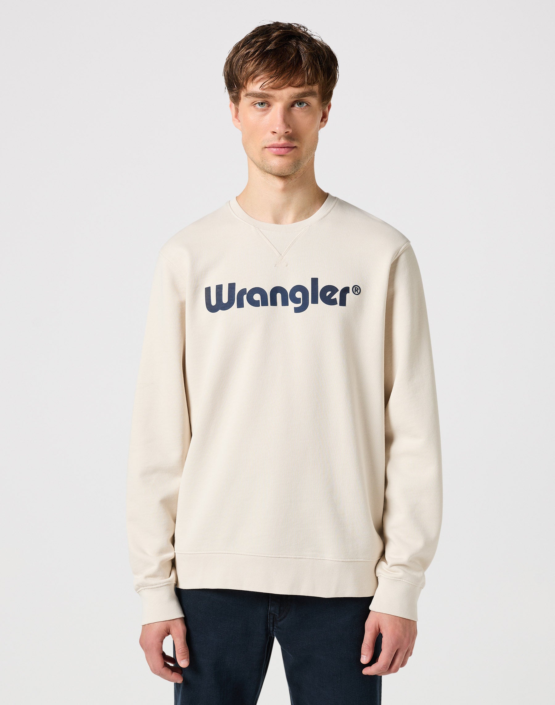 Logo Crew Sweat in Vintage White Sweatshirts Wrangler
