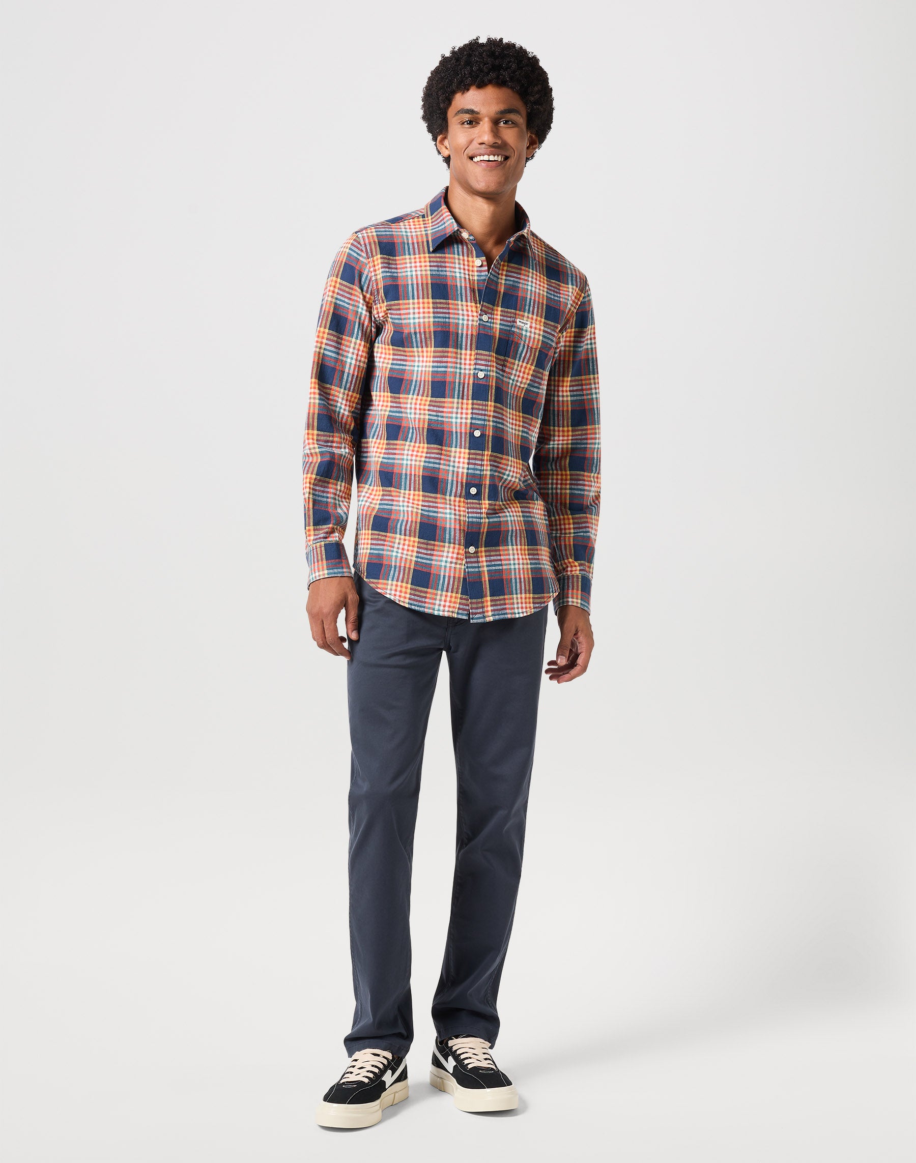 Larston in Dark Navy Hosen Wrangler