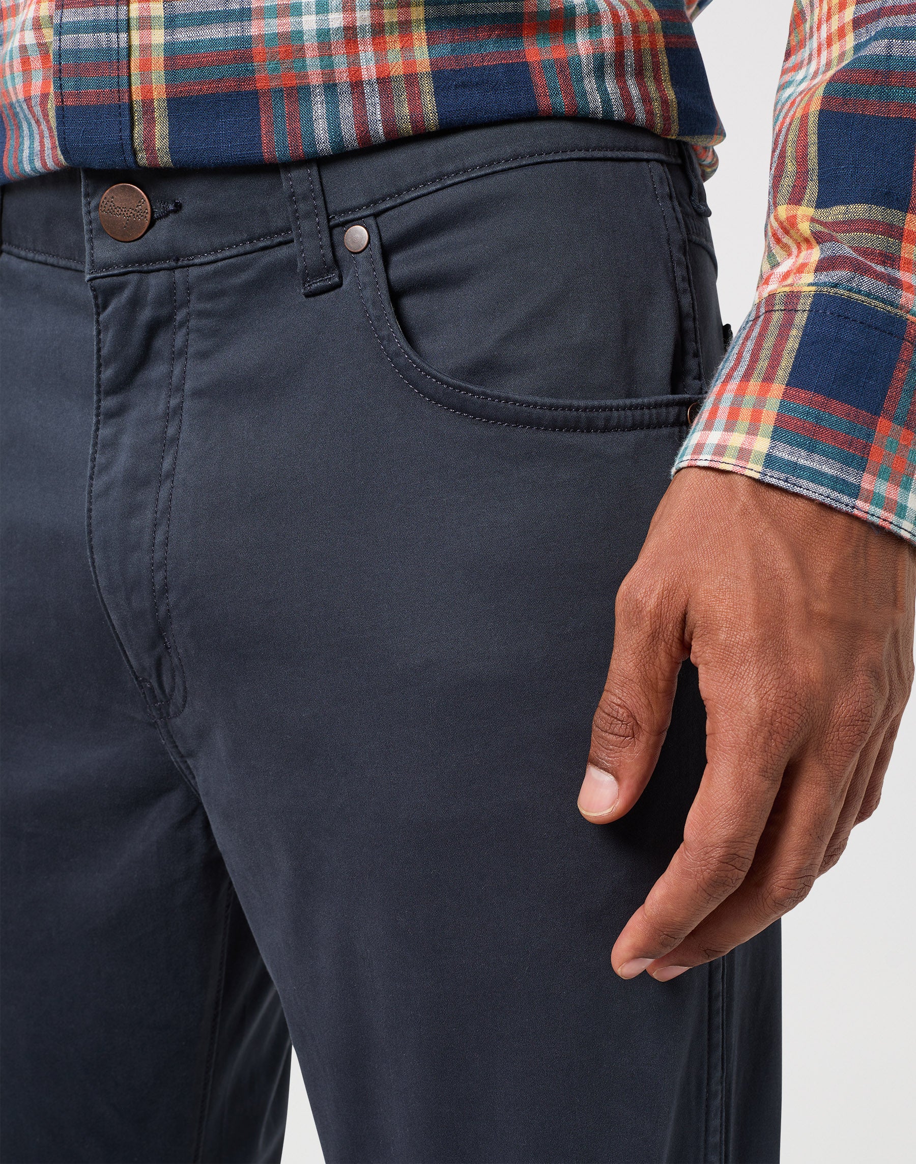 Larston in Dark Navy Hosen Wrangler   