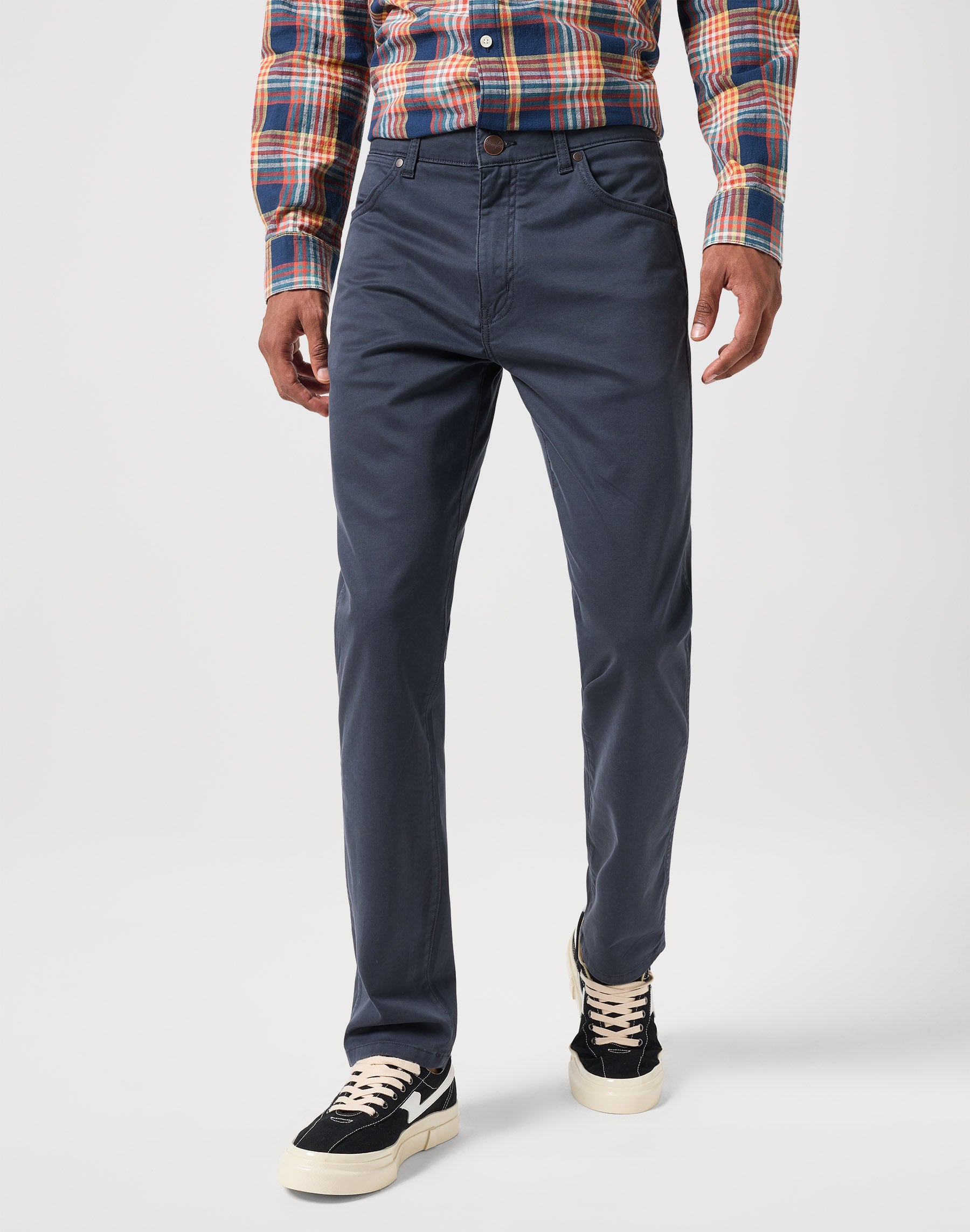 Larston in Dark Navy Hosen Wrangler