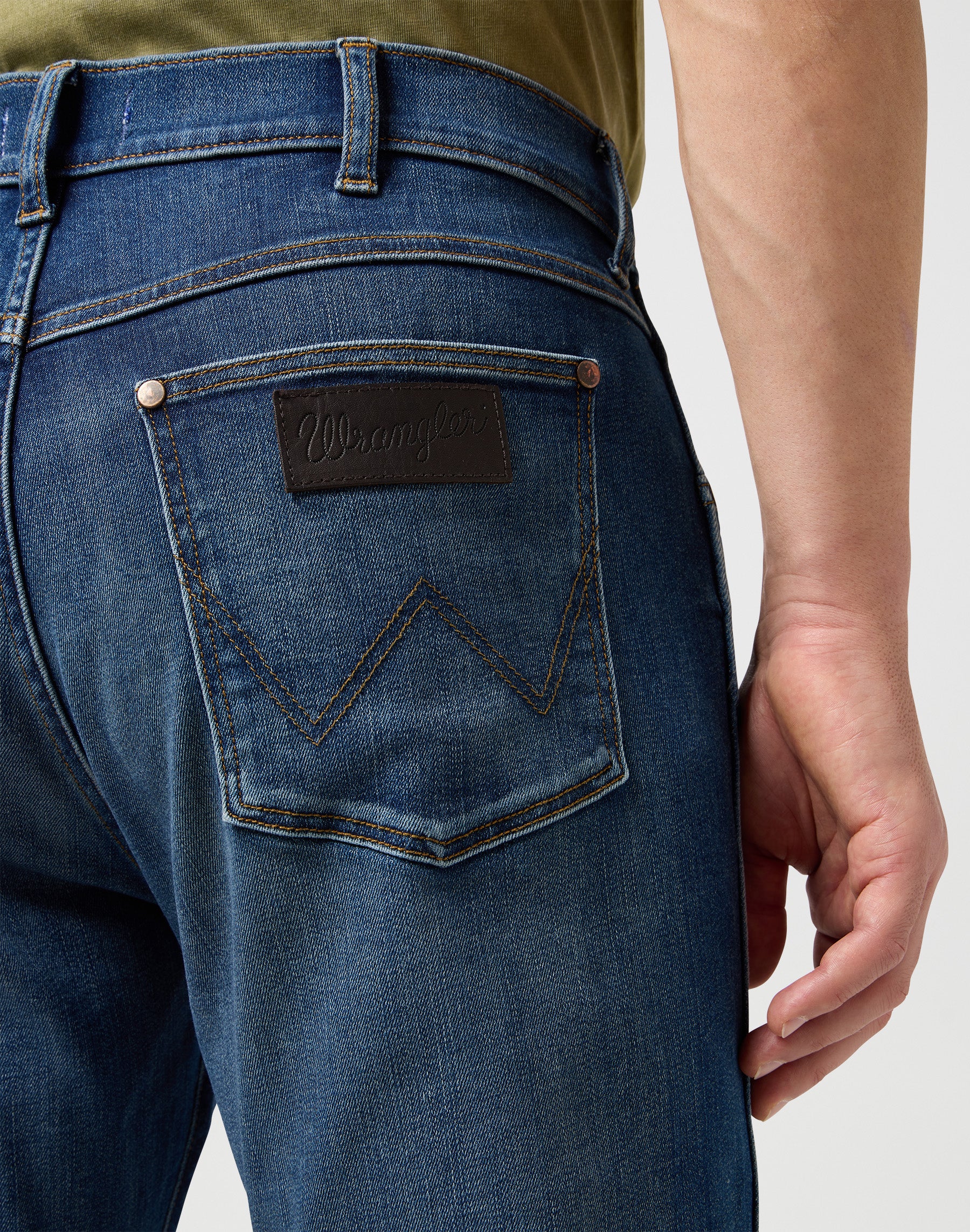 Larston in Hare Jeans Wrangler