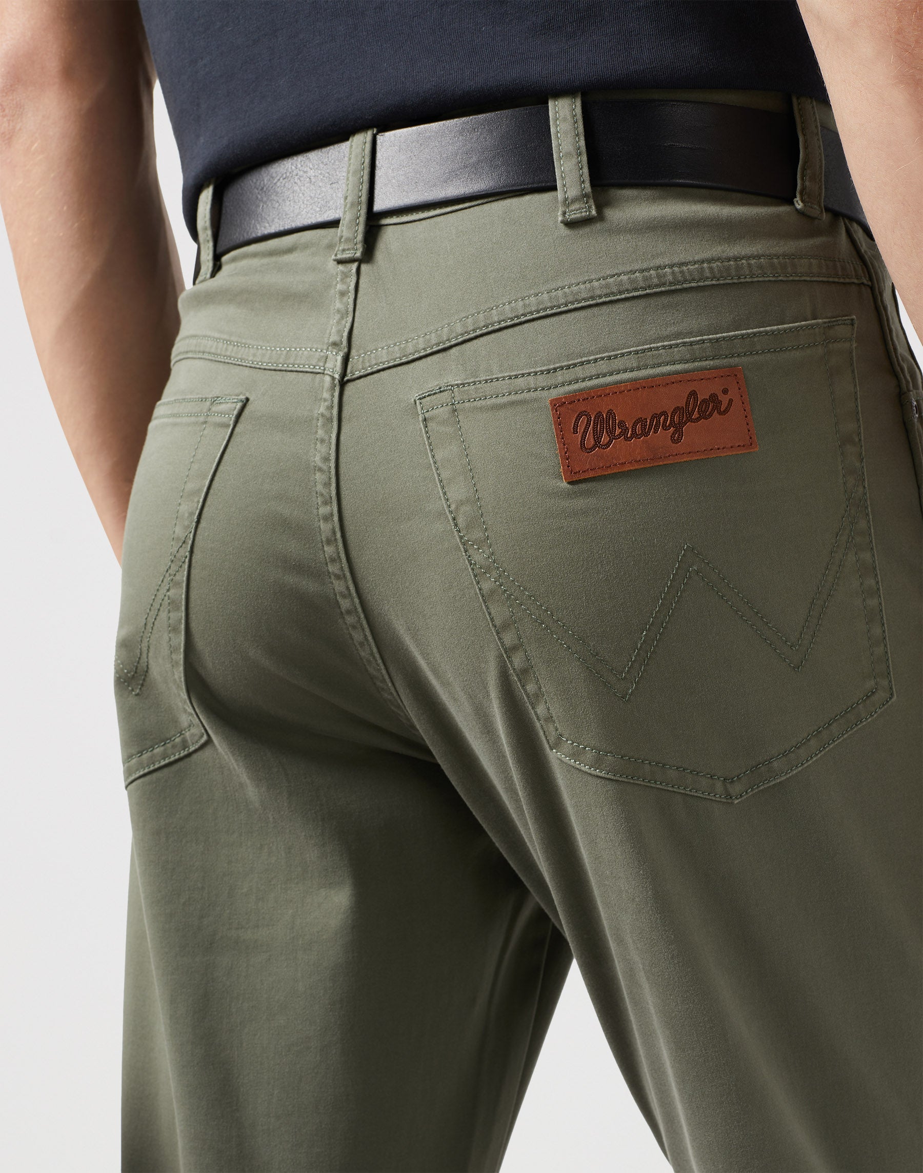 Texas Slim Low Stretch in Dusty Olive Hosen Wrangler