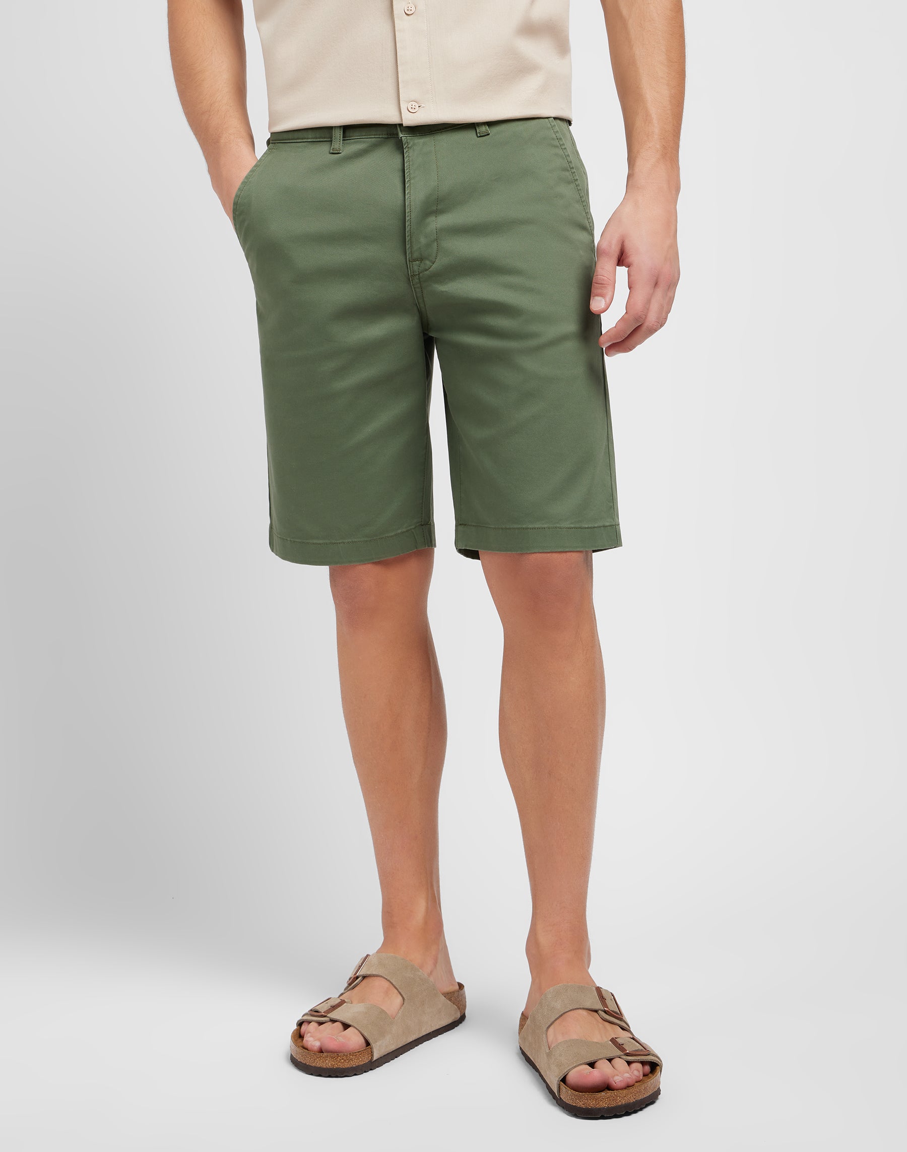 Regular Chino Short in Olive Grove Shorts Lee