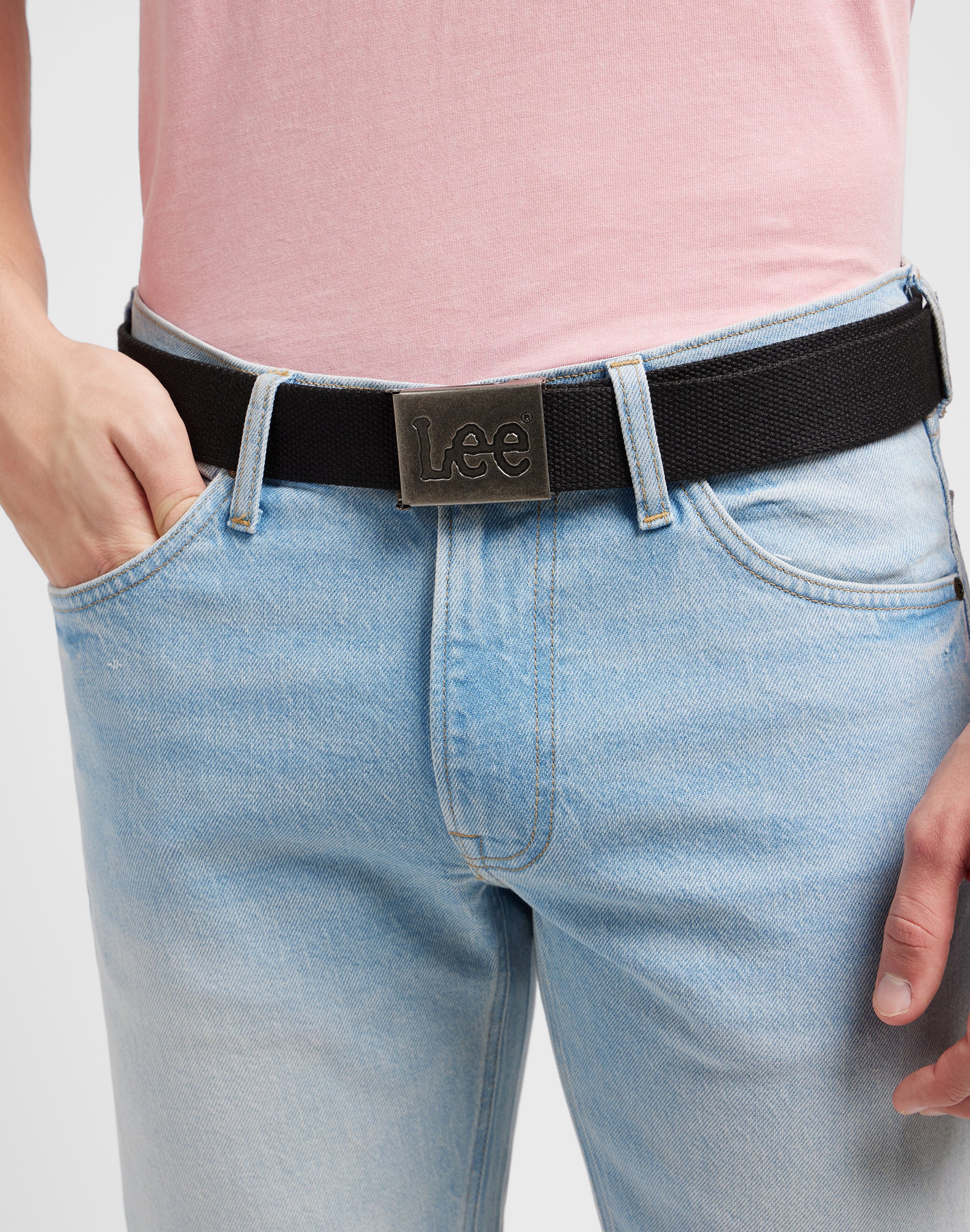 Webbing Belt in Black Gürtel Lee
