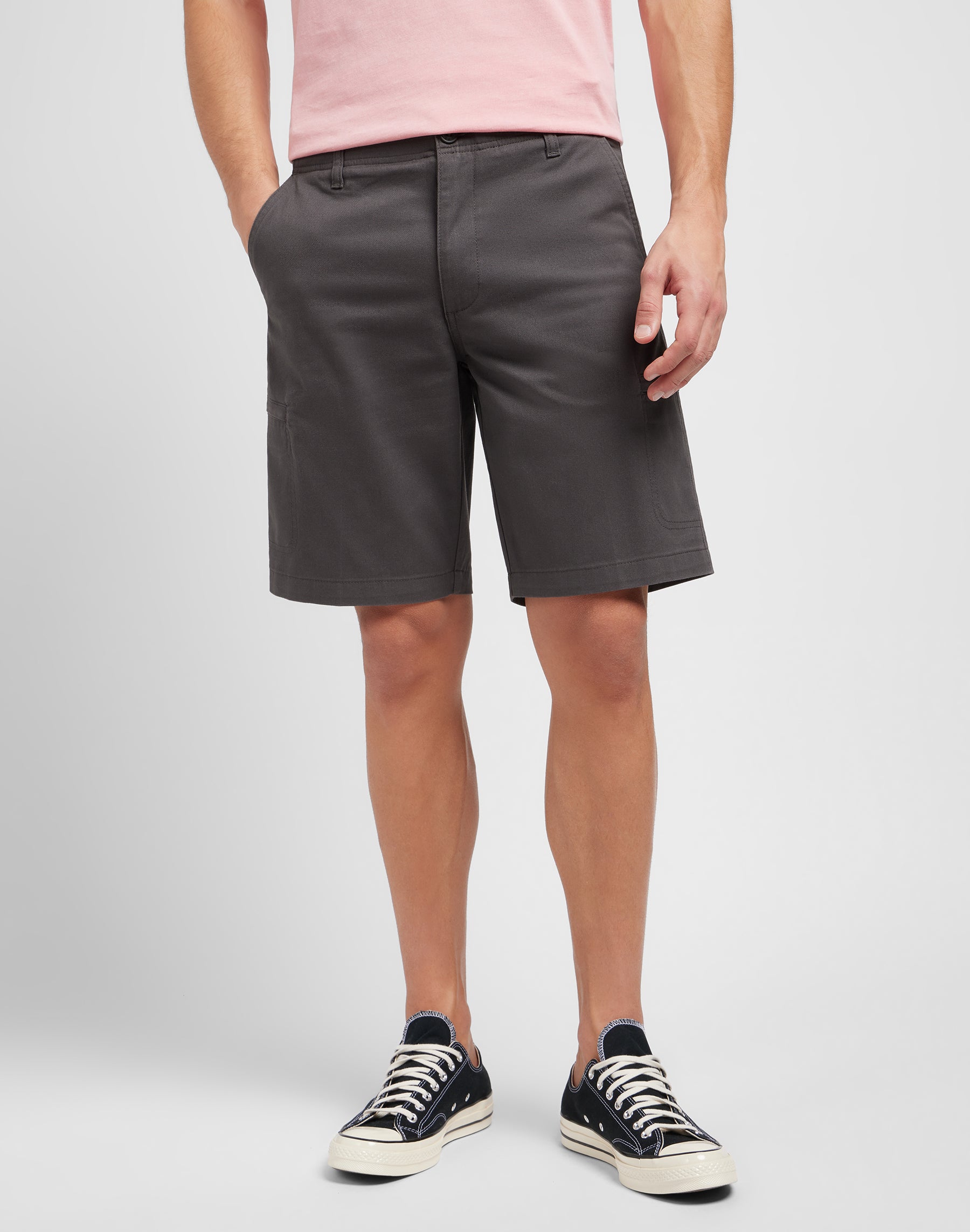 XC Weltpocket Short in Asphalt Shorts Lee