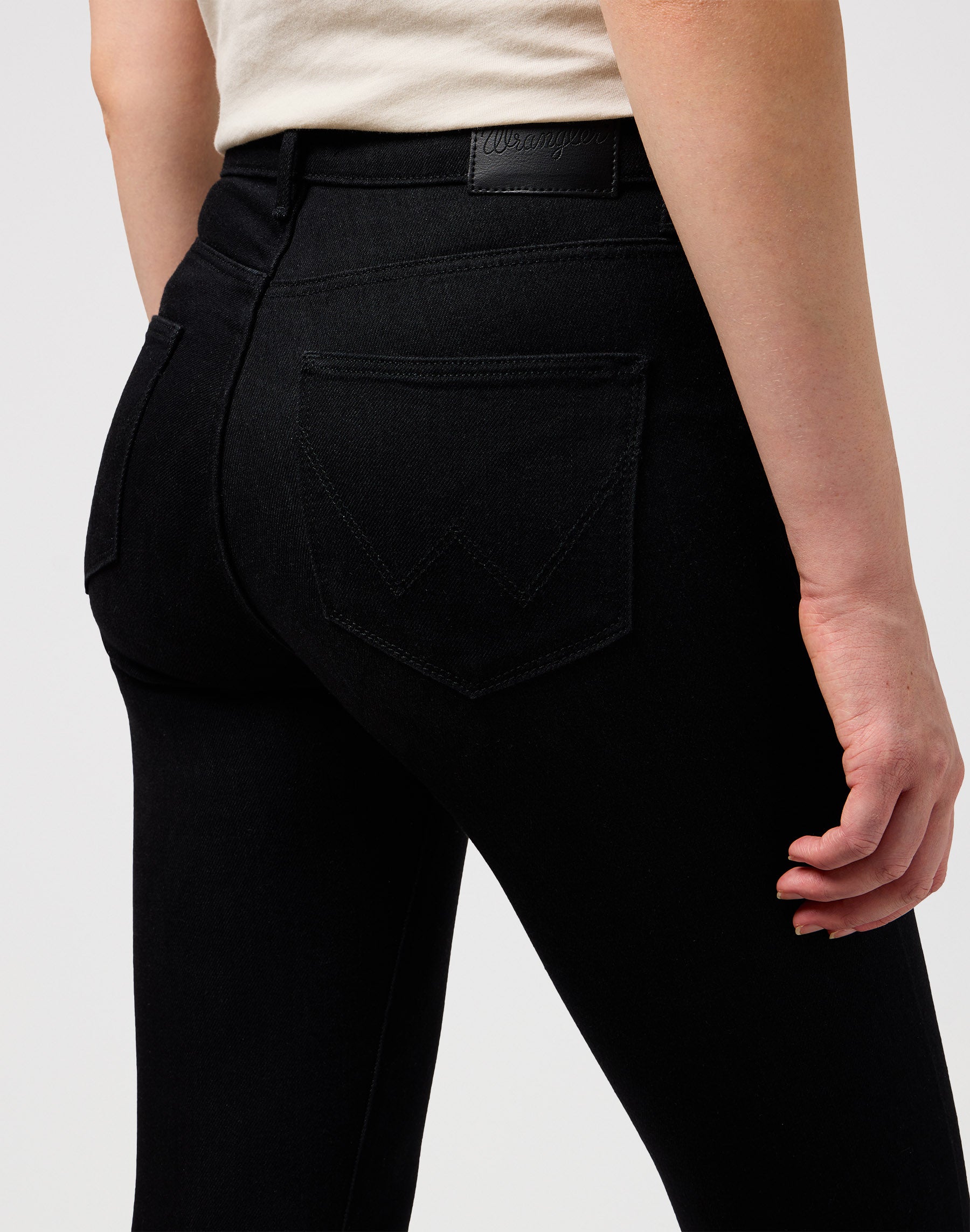 Slim in Retro Black Jeans Wrangler