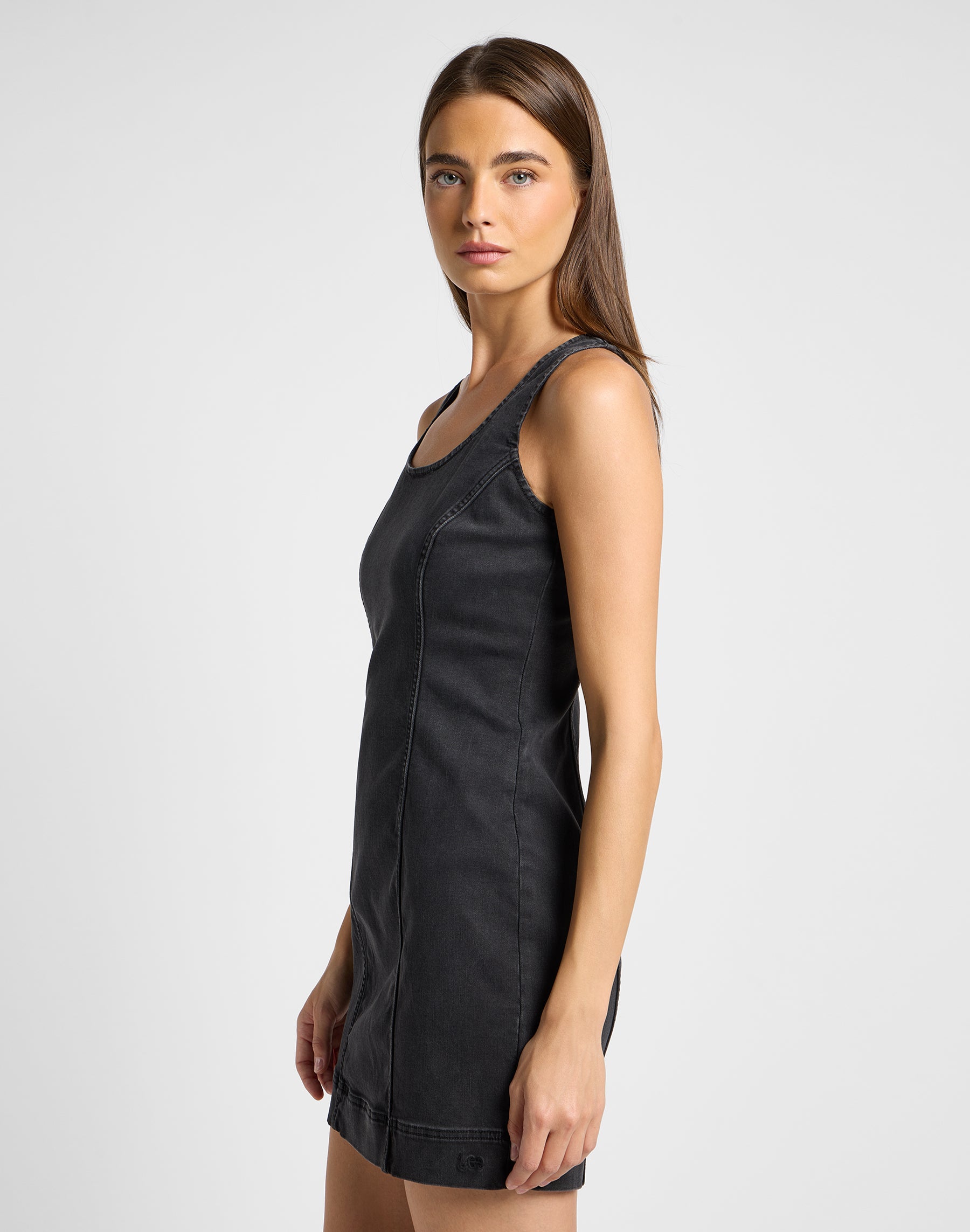 Foreverfit Dress in Black Avery Kleider Lee
