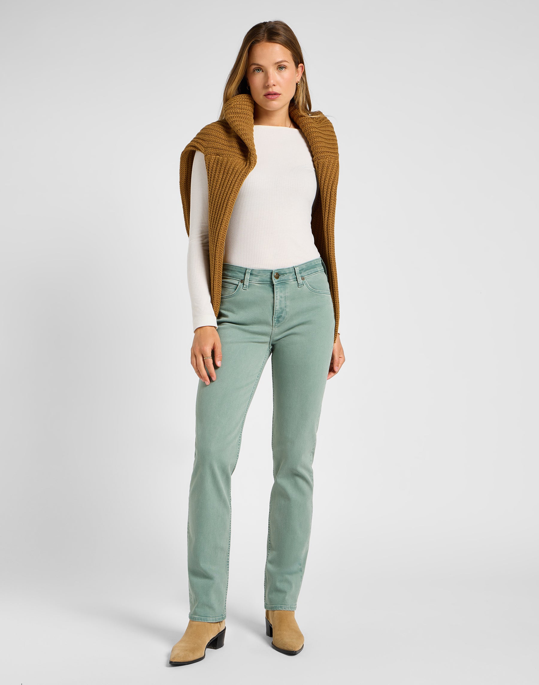 Marion Straight in Muted Sage Hosen Lee