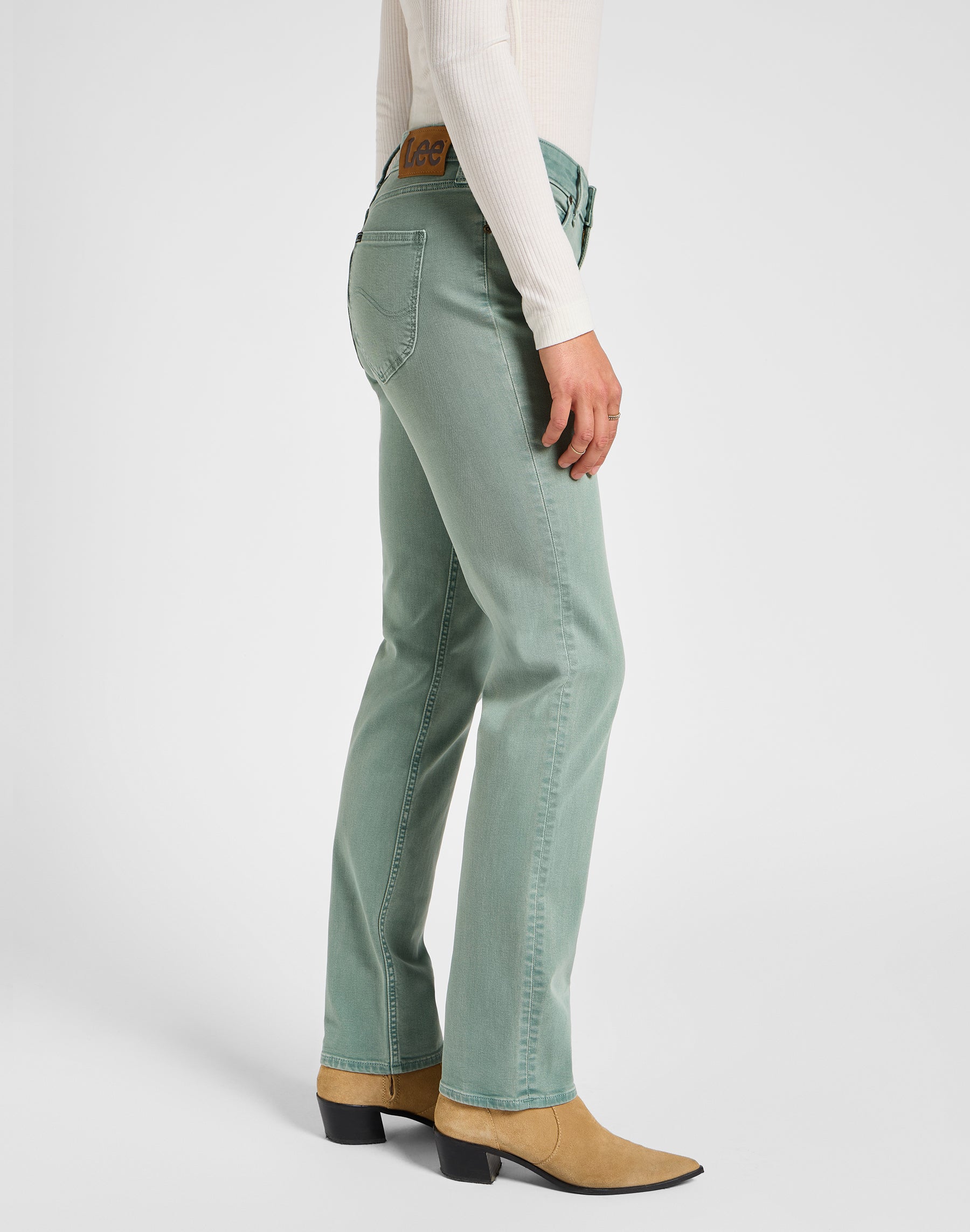 Marion Straight in Muted Sage Hosen Lee