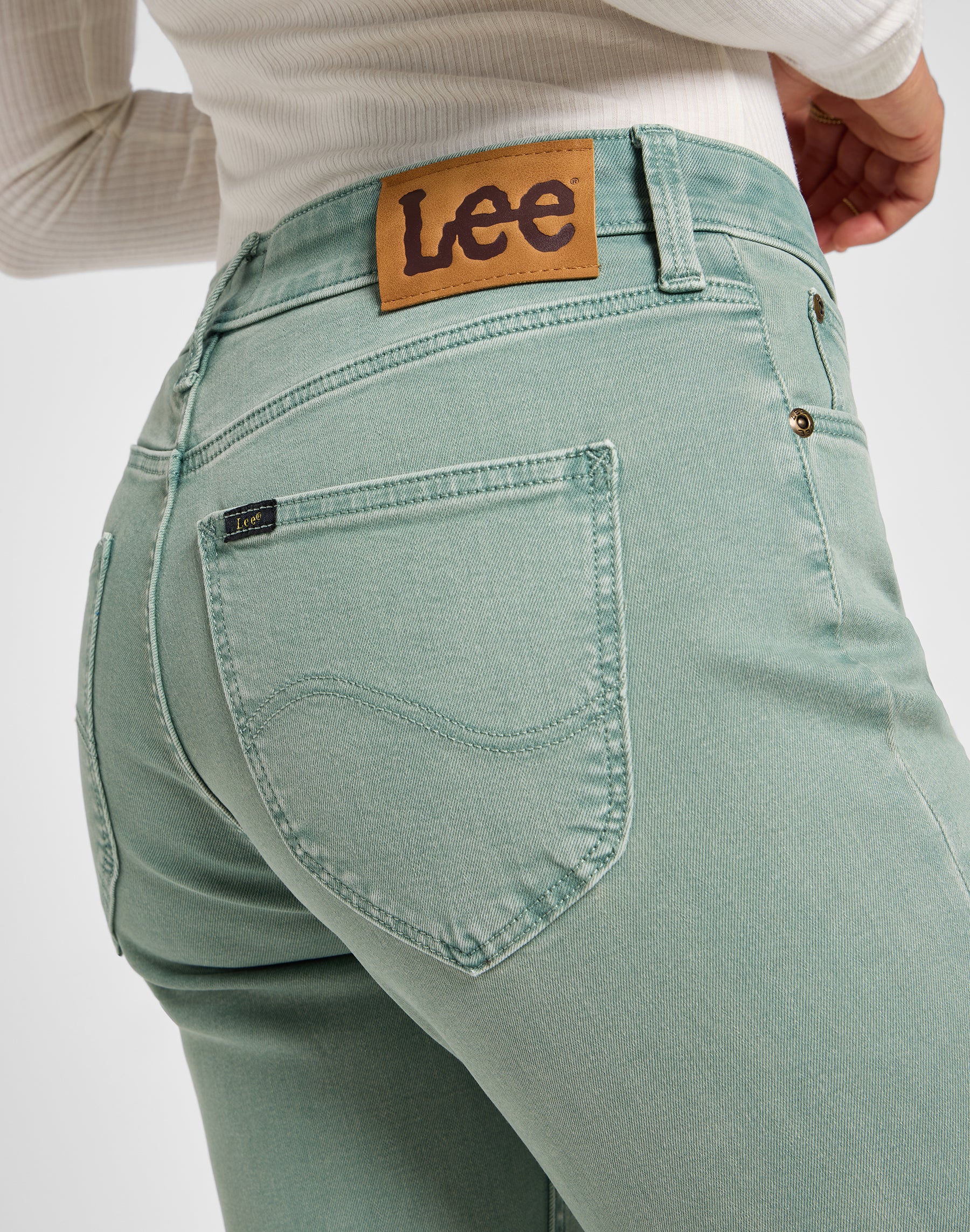 Marion Straight in Muted Sage Hosen Lee
