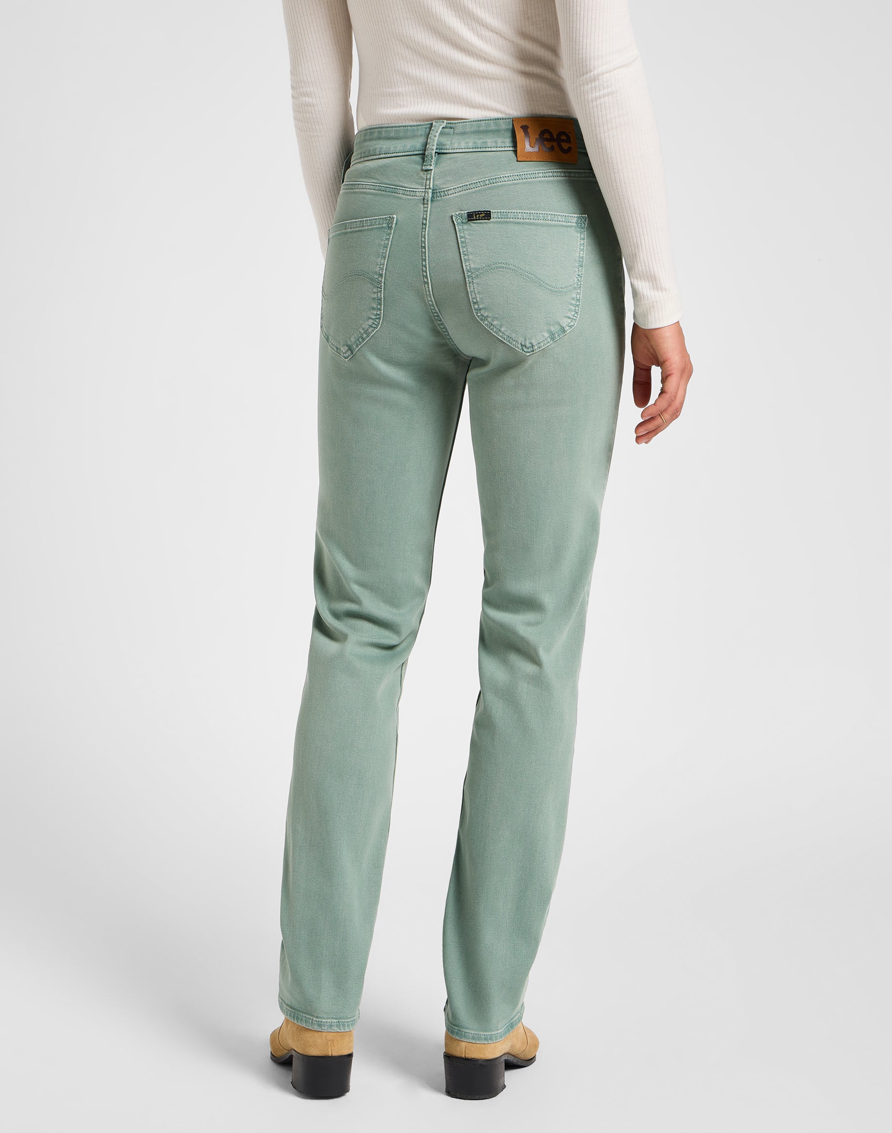 Marion Straight in Muted Sage Hosen Lee