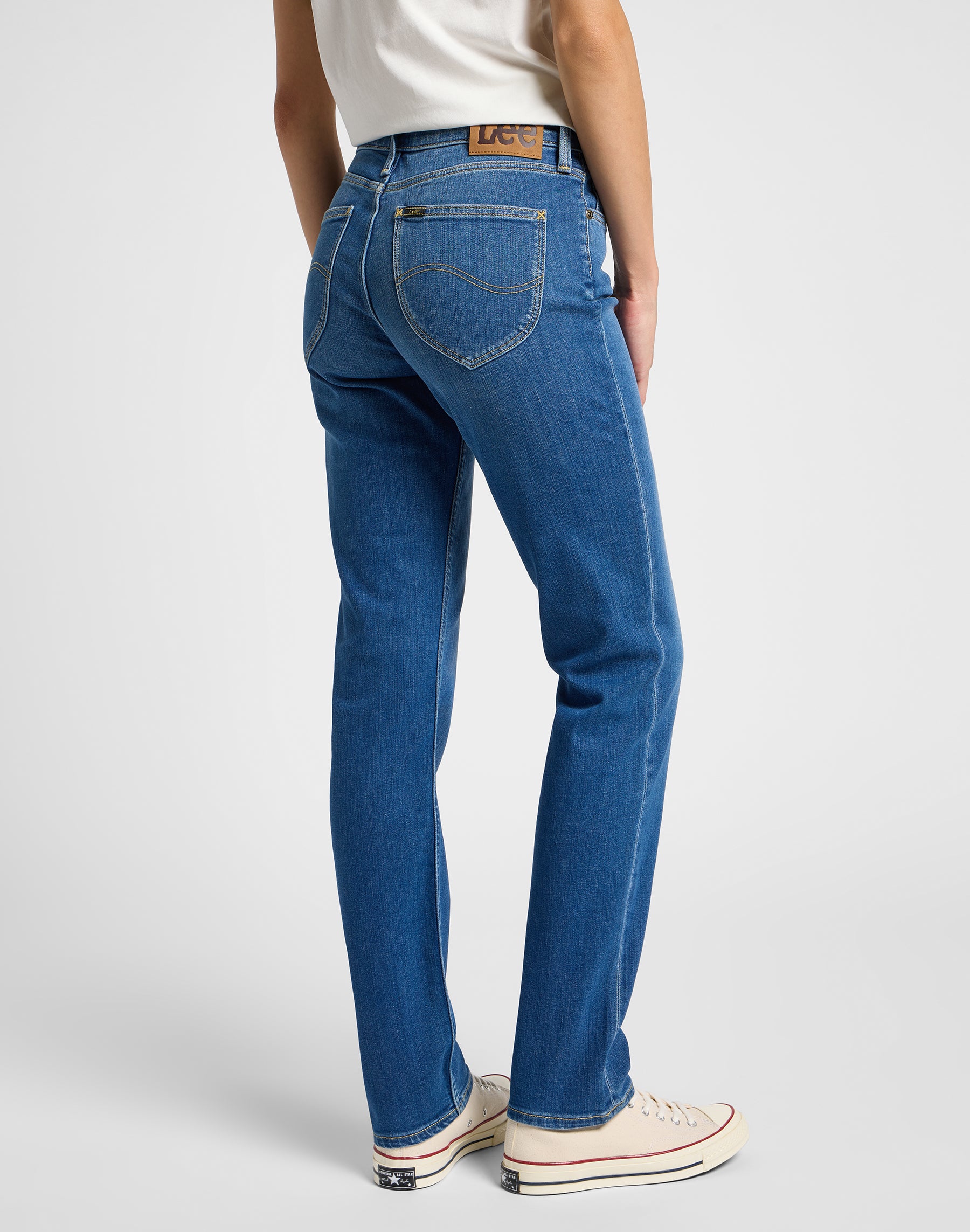 Marion Straight in Mid Stop Jeans Lee