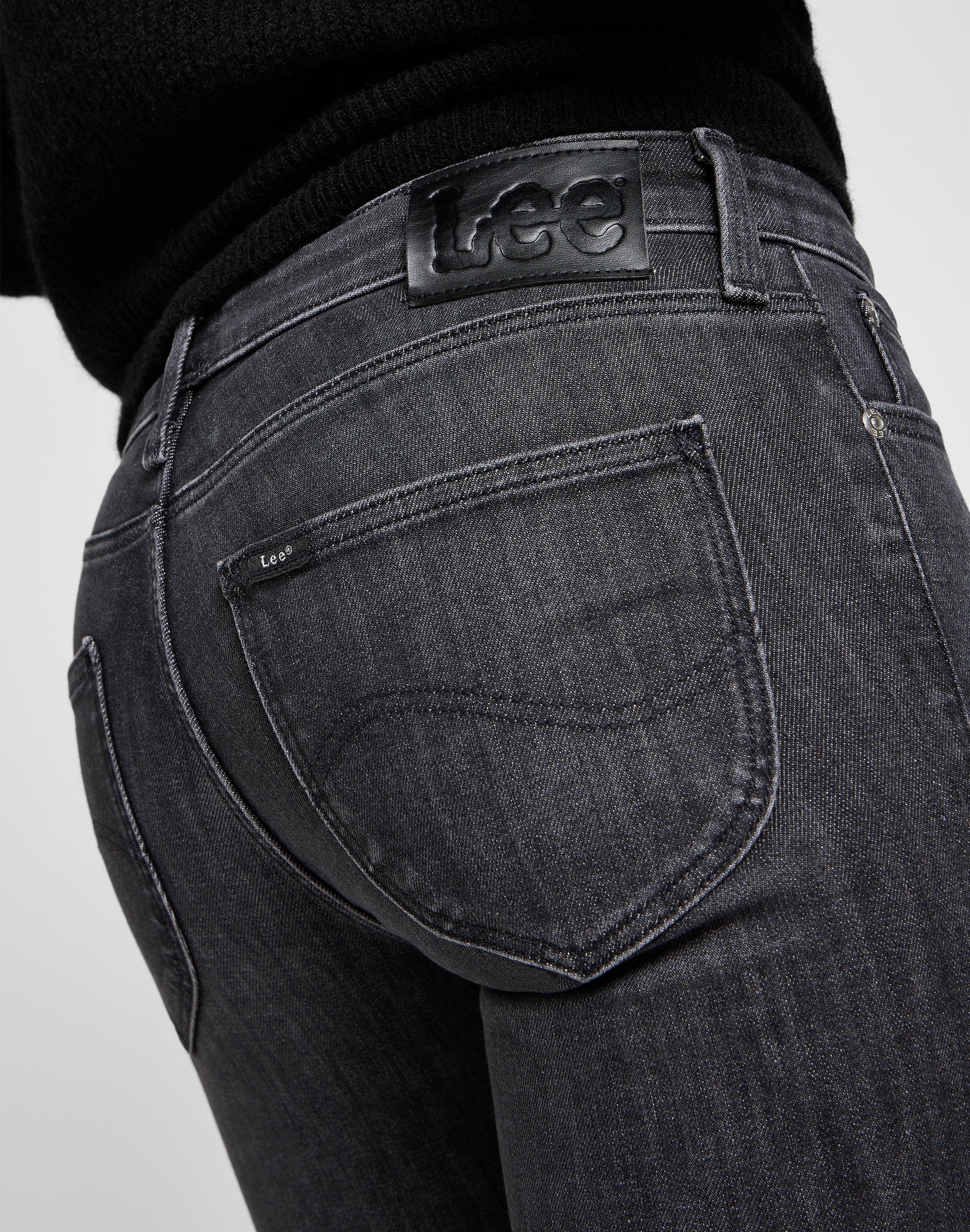 Scarlett in Last Strike Jeans Lee