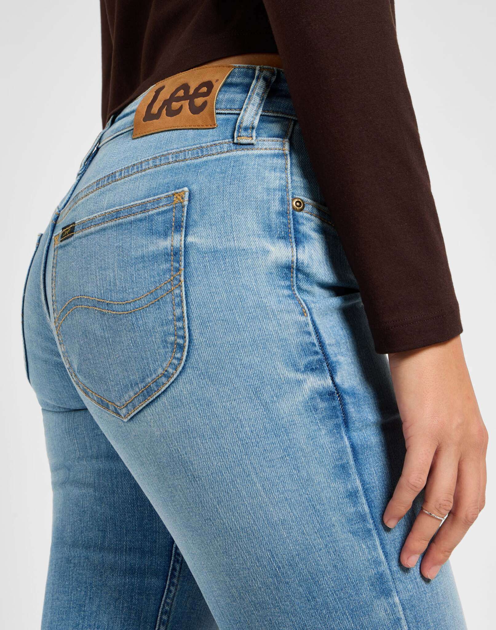 Jessica in Rising Sign Jeans Lee
