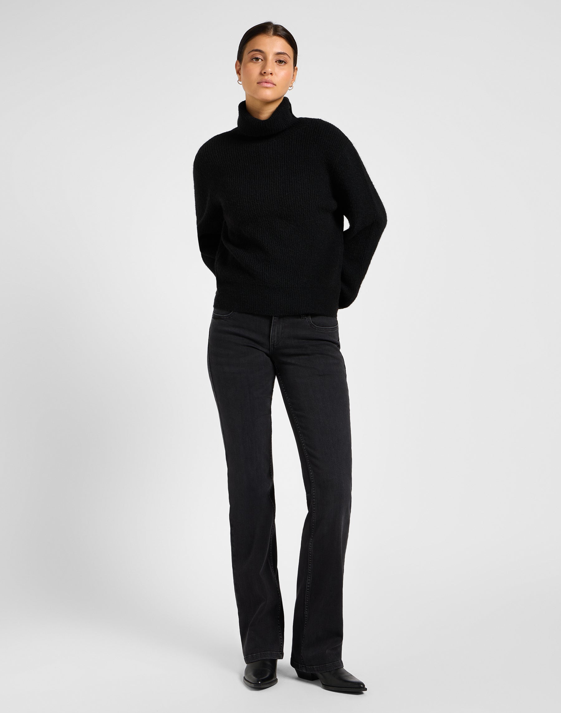 Jessica in True To Black Jeans Lee