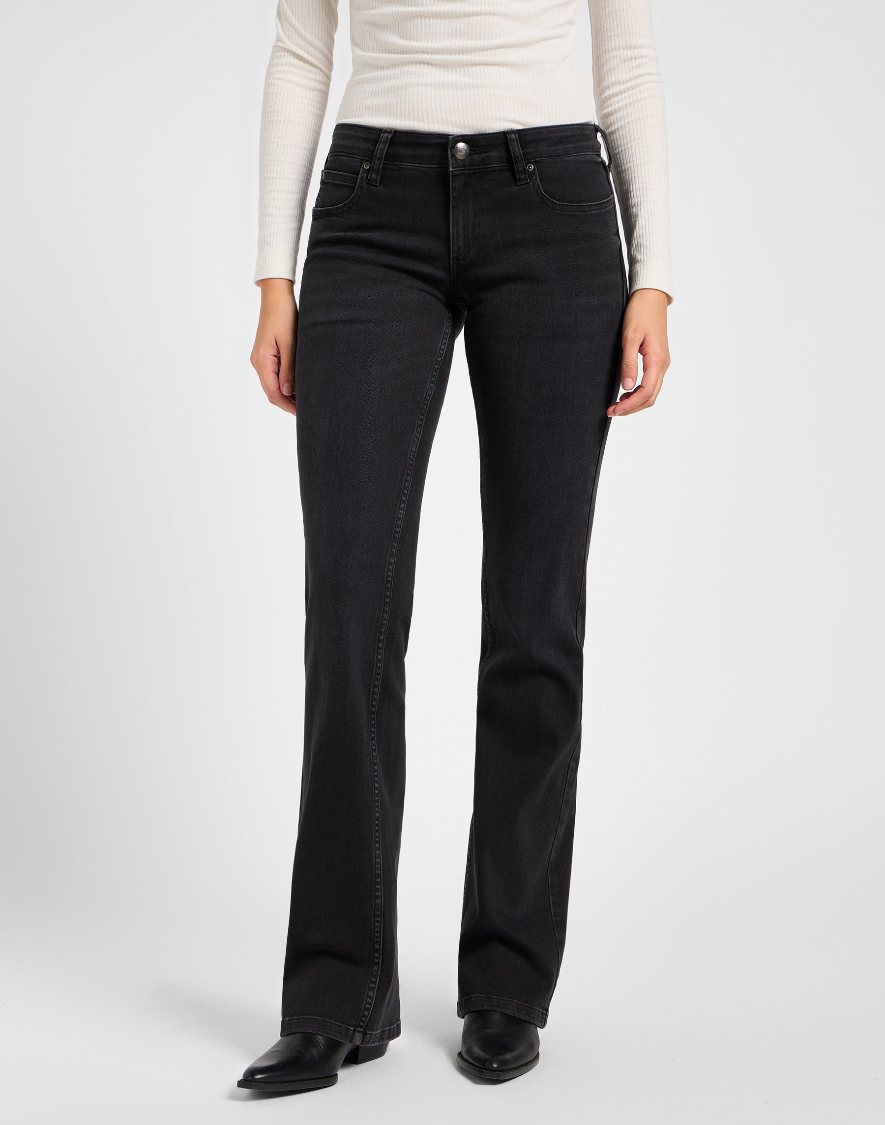 Jessica in True To Black Jeans Lee