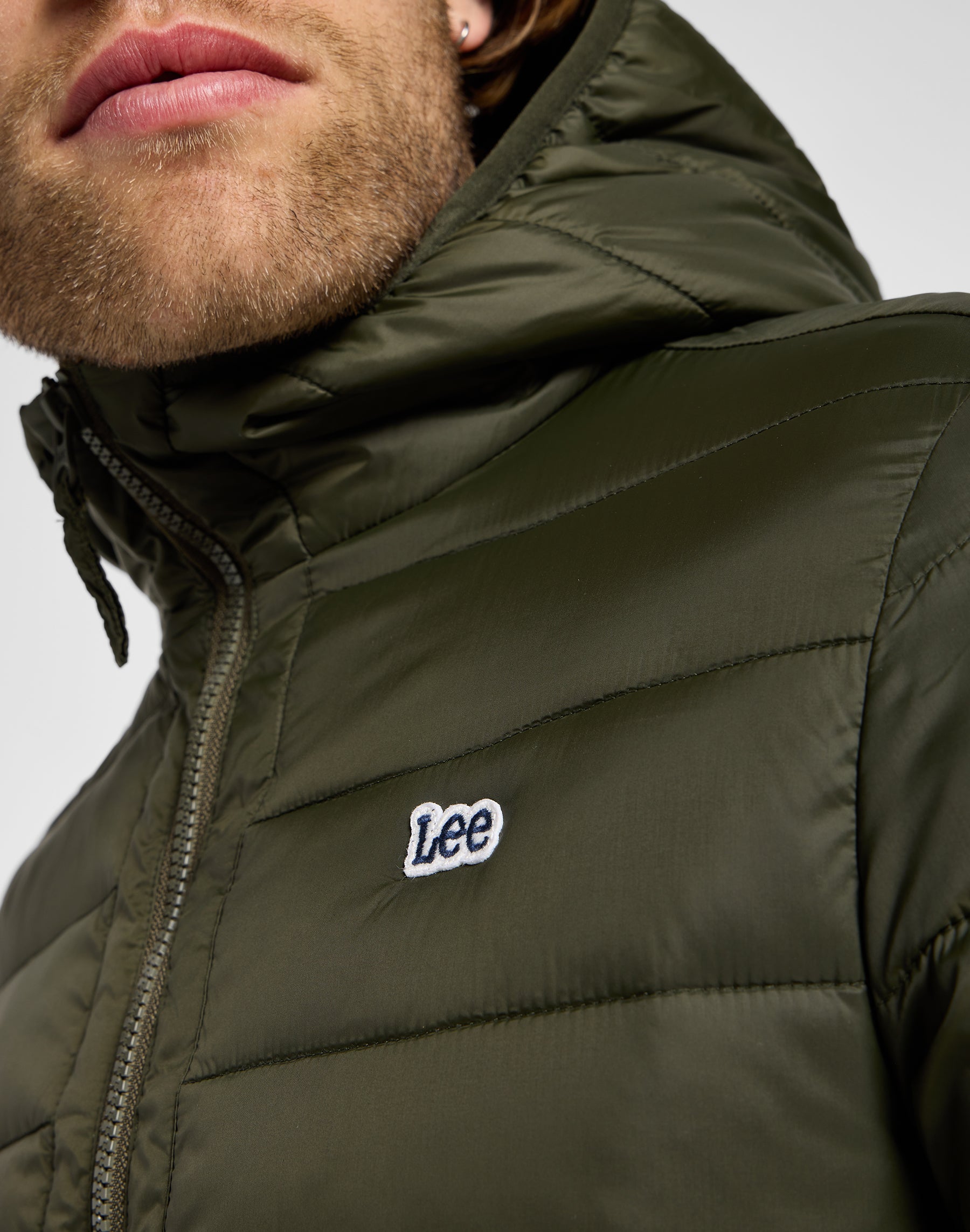 Light Puffer Jacket in Olive Night Jacken Lee