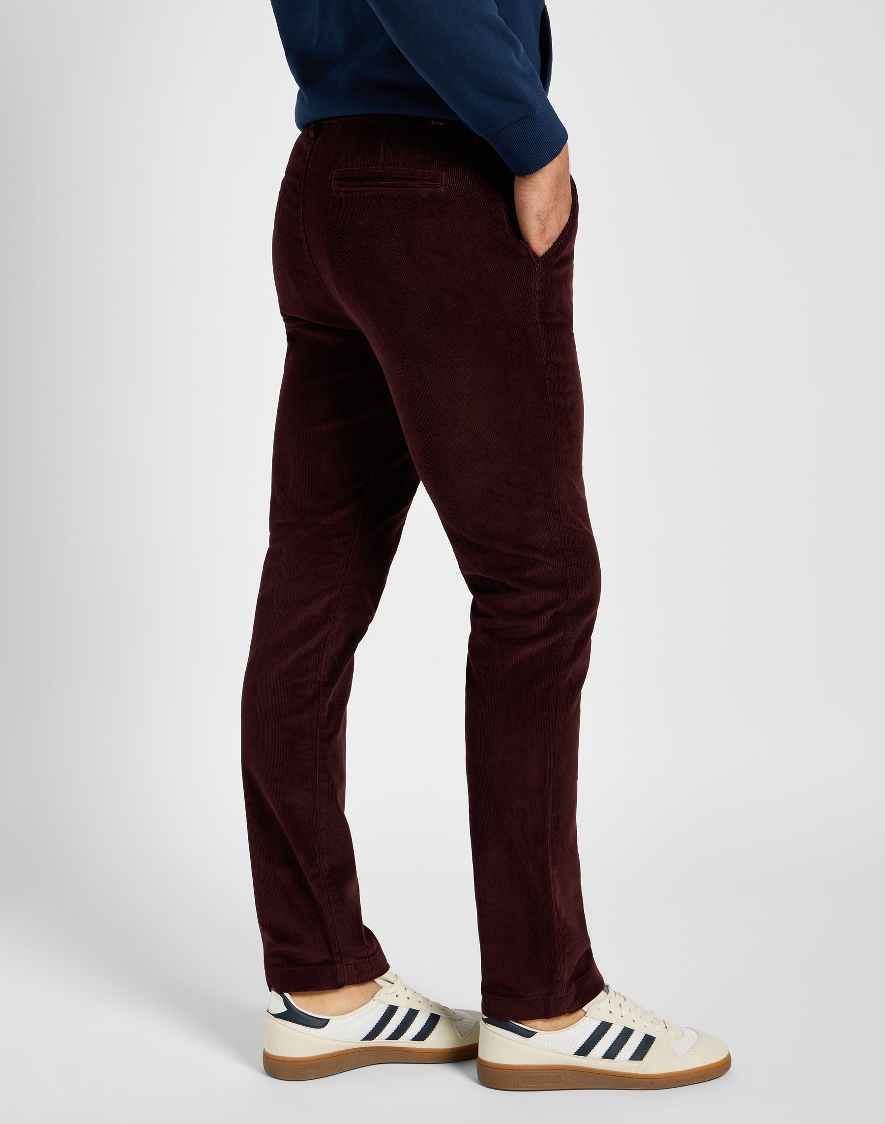 Slim Chino in Velvet Beet Hosen Lee