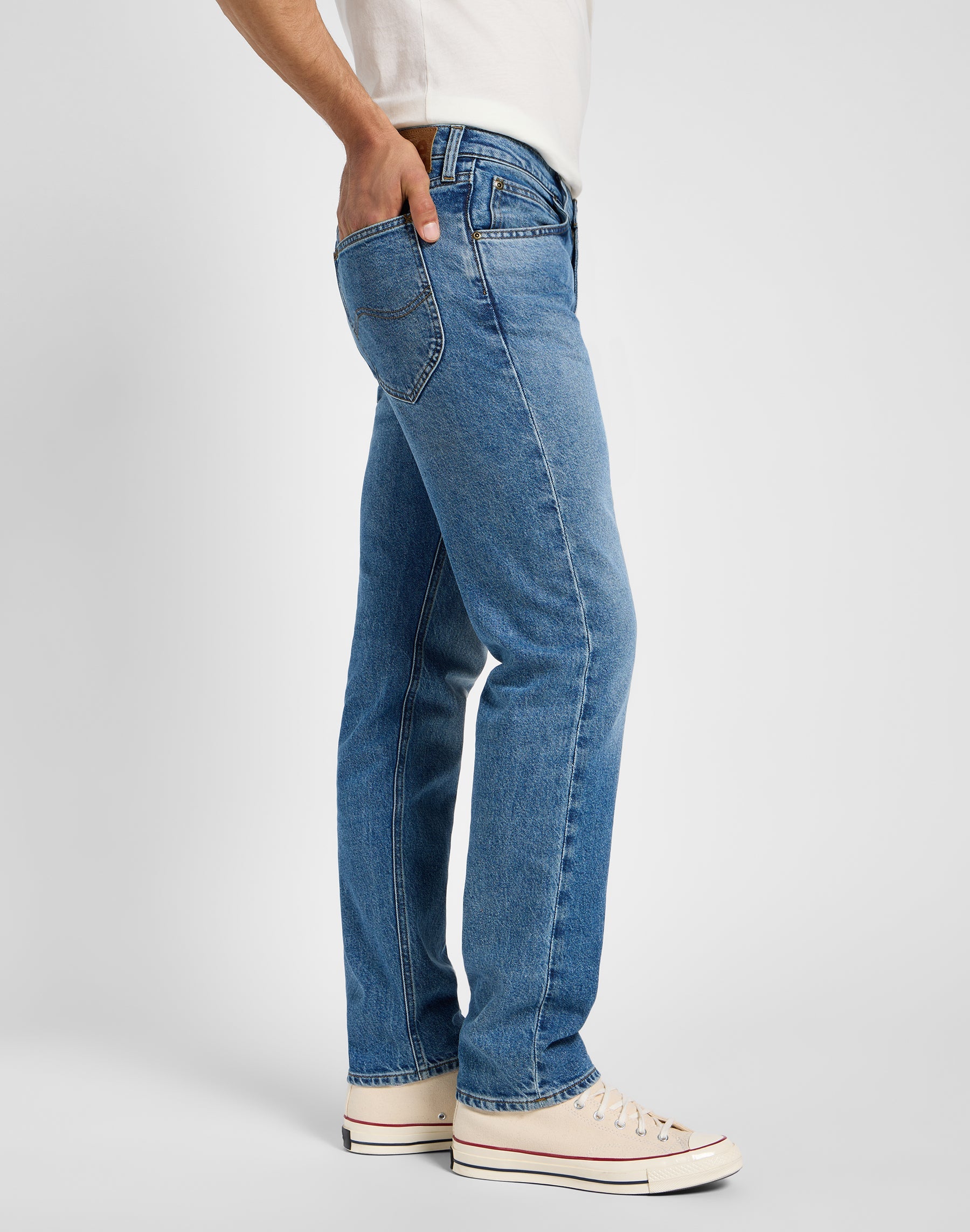 Daren Zip Fly in Riverway Jeans Lee