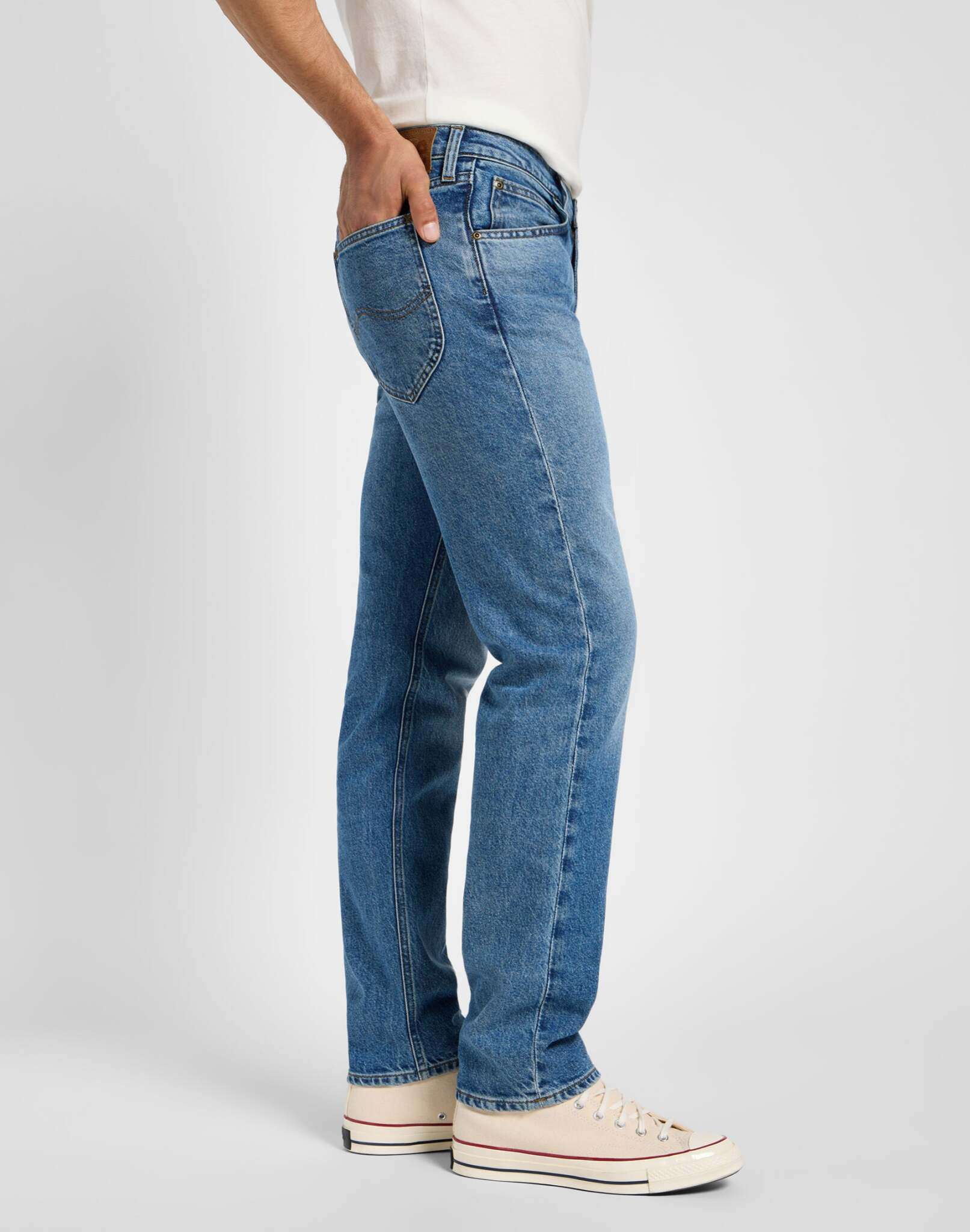 Daren Zip Fly in Riverway Jeans Lee