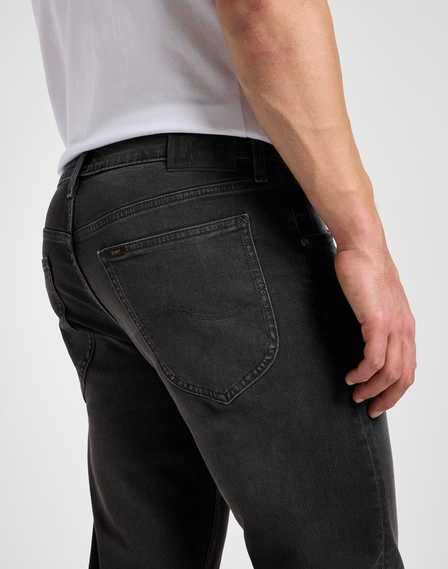 Daren Zip Fly in Cement Jeans Lee