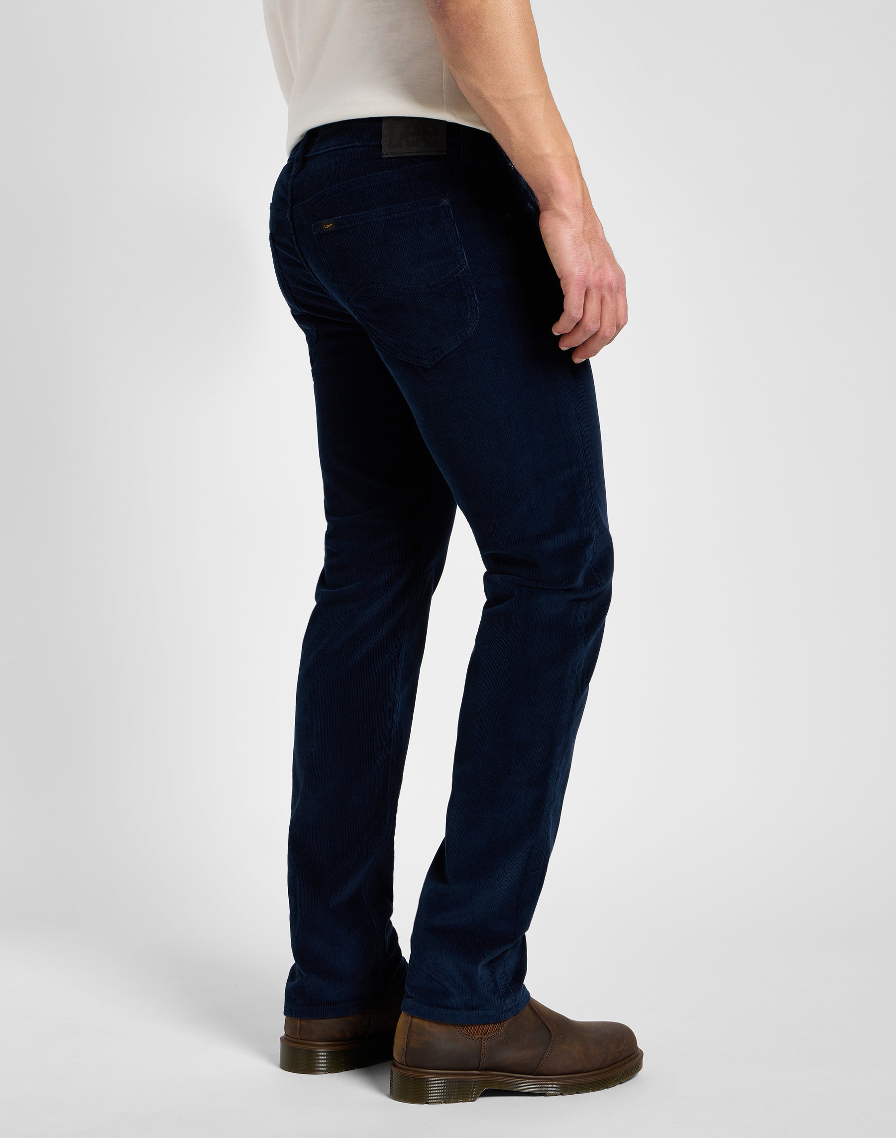 Daren Zip Fly in Rivet Navy Hosen Lee