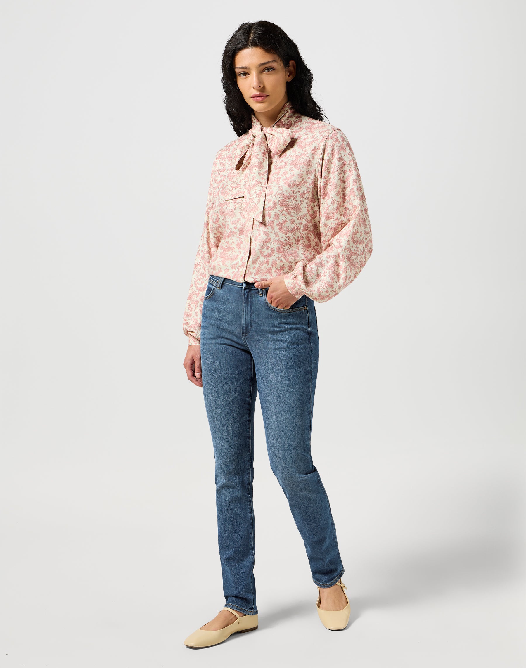 Slim in Smokey Denim Jeans Wrangler