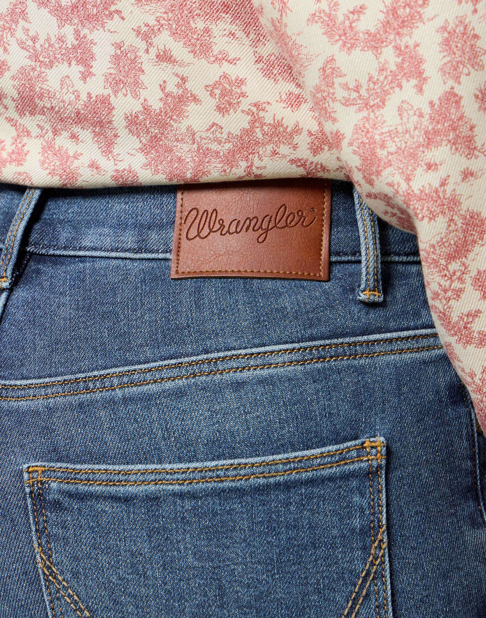 Slim in Smokey Denim Jeans Wrangler
