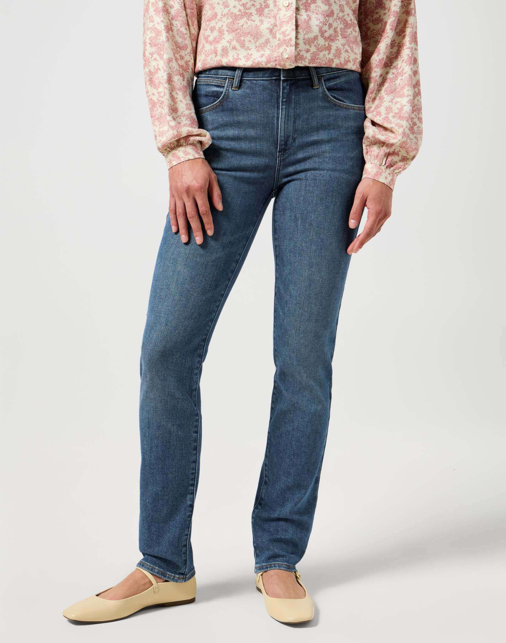 Slim in Smokey Denim Jeans Wrangler