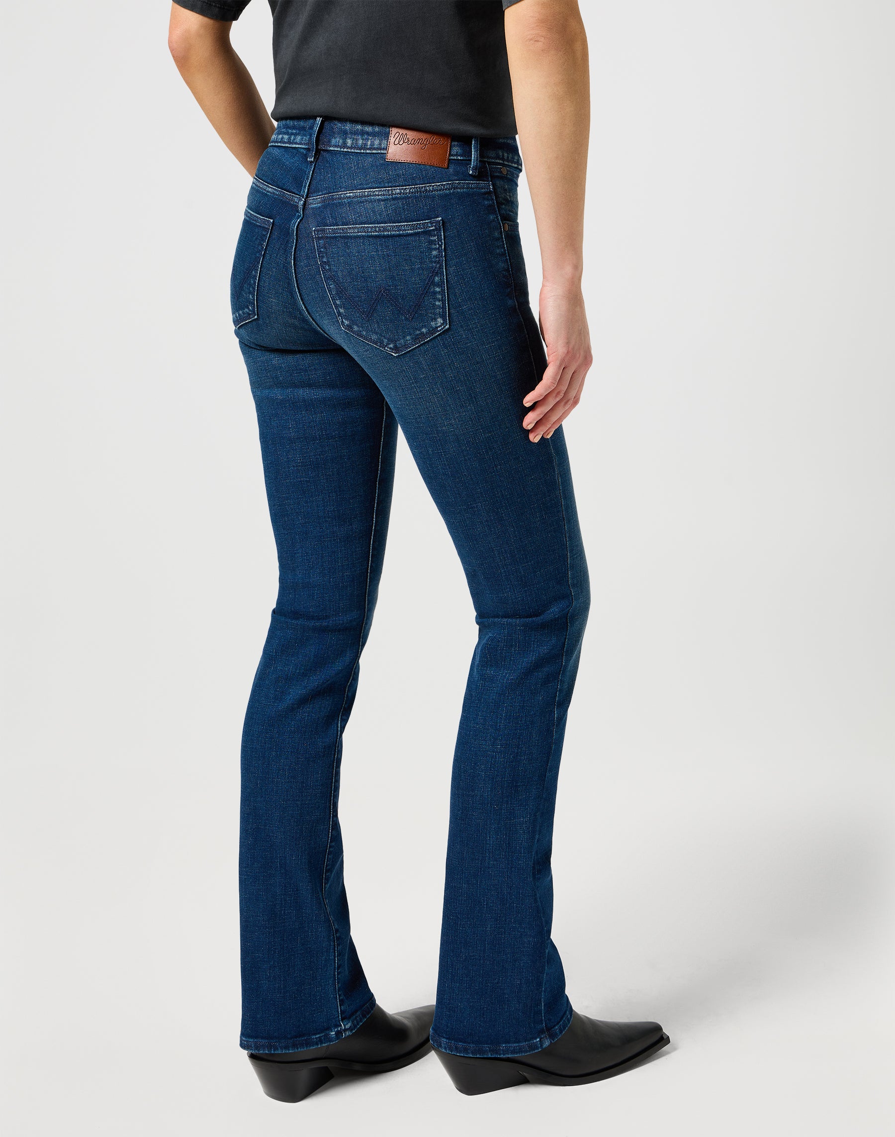 Bootcut in Slate Tint Jeans Wrangler