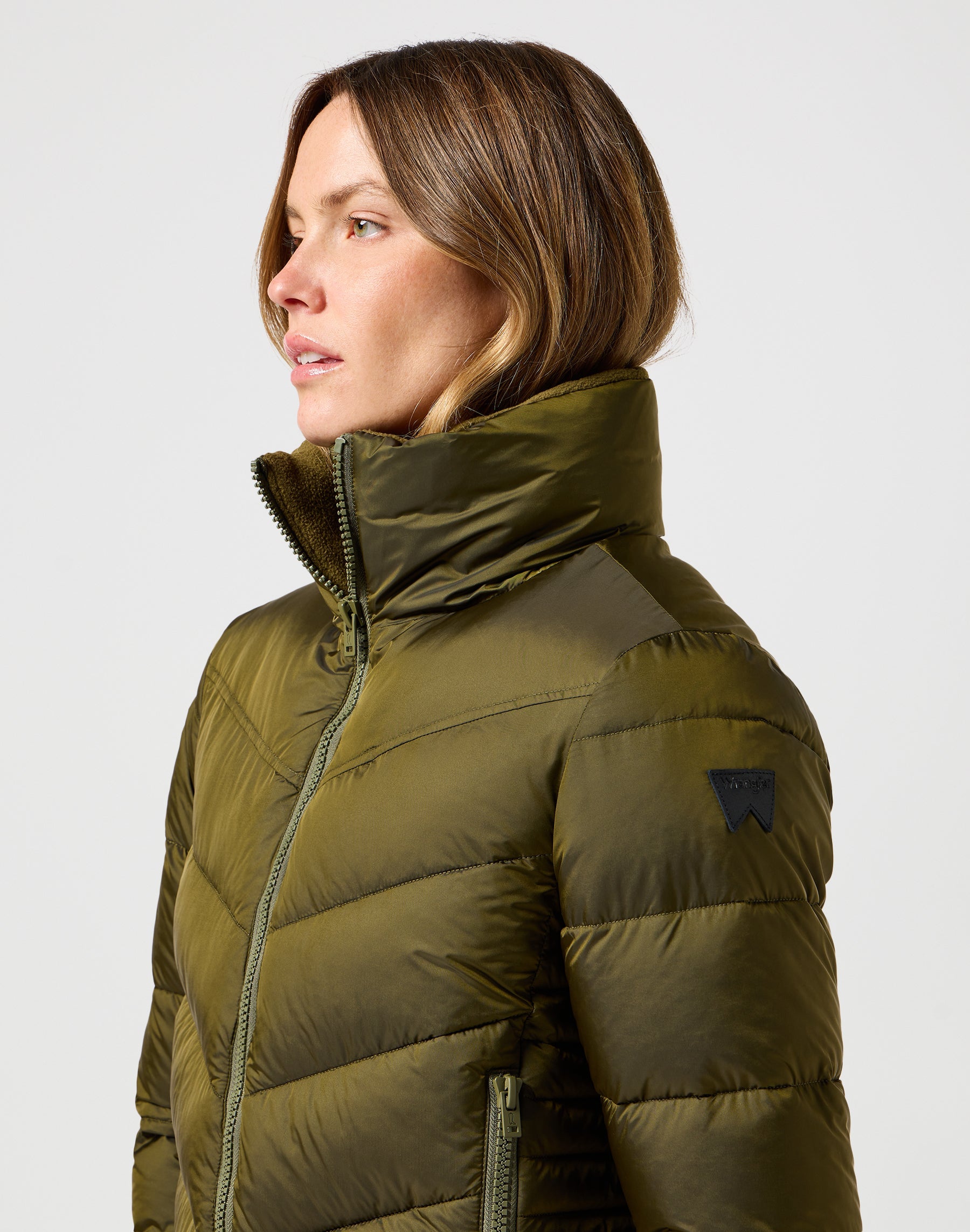 Short Puffer Jacket in Ivy Green Jacken Wrangler