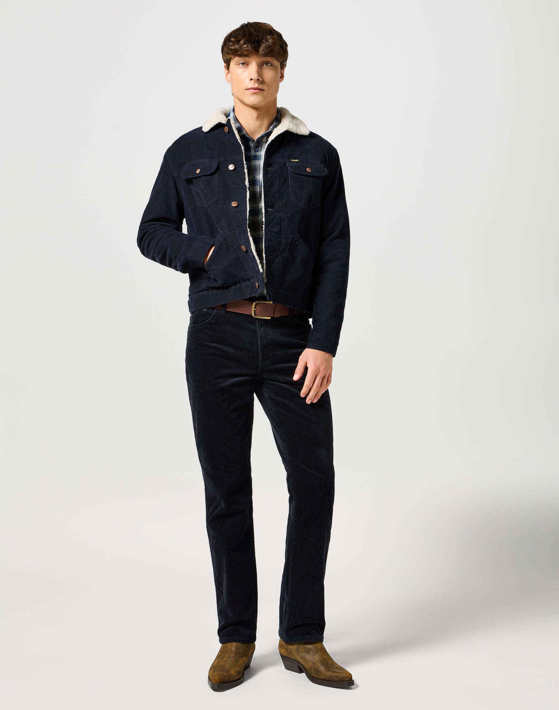 Texas in Black Hosen Wrangler